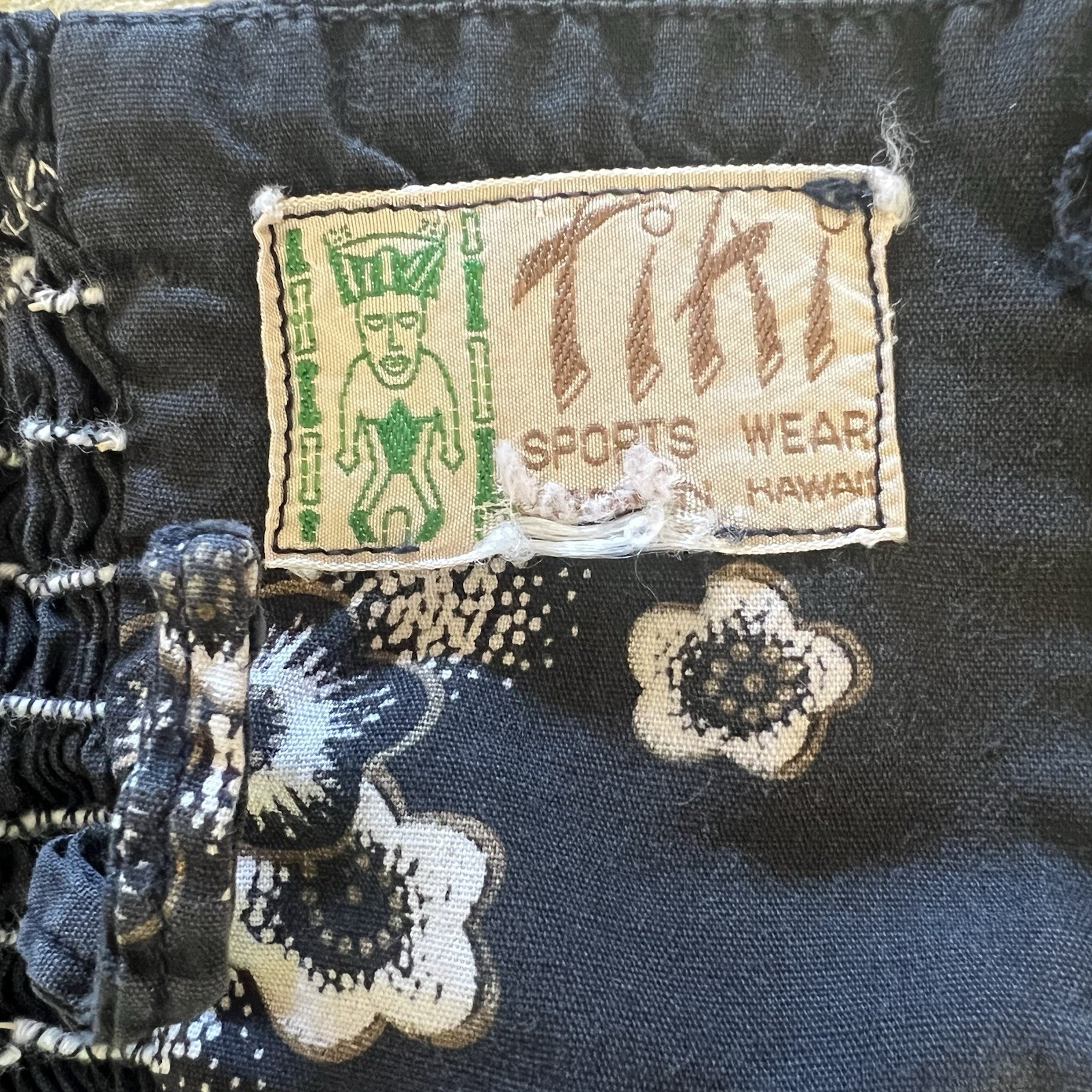 1950s Or 60s Tiki Sportswear Black Border Print Hawaiian Sarong Dress 26-27w
