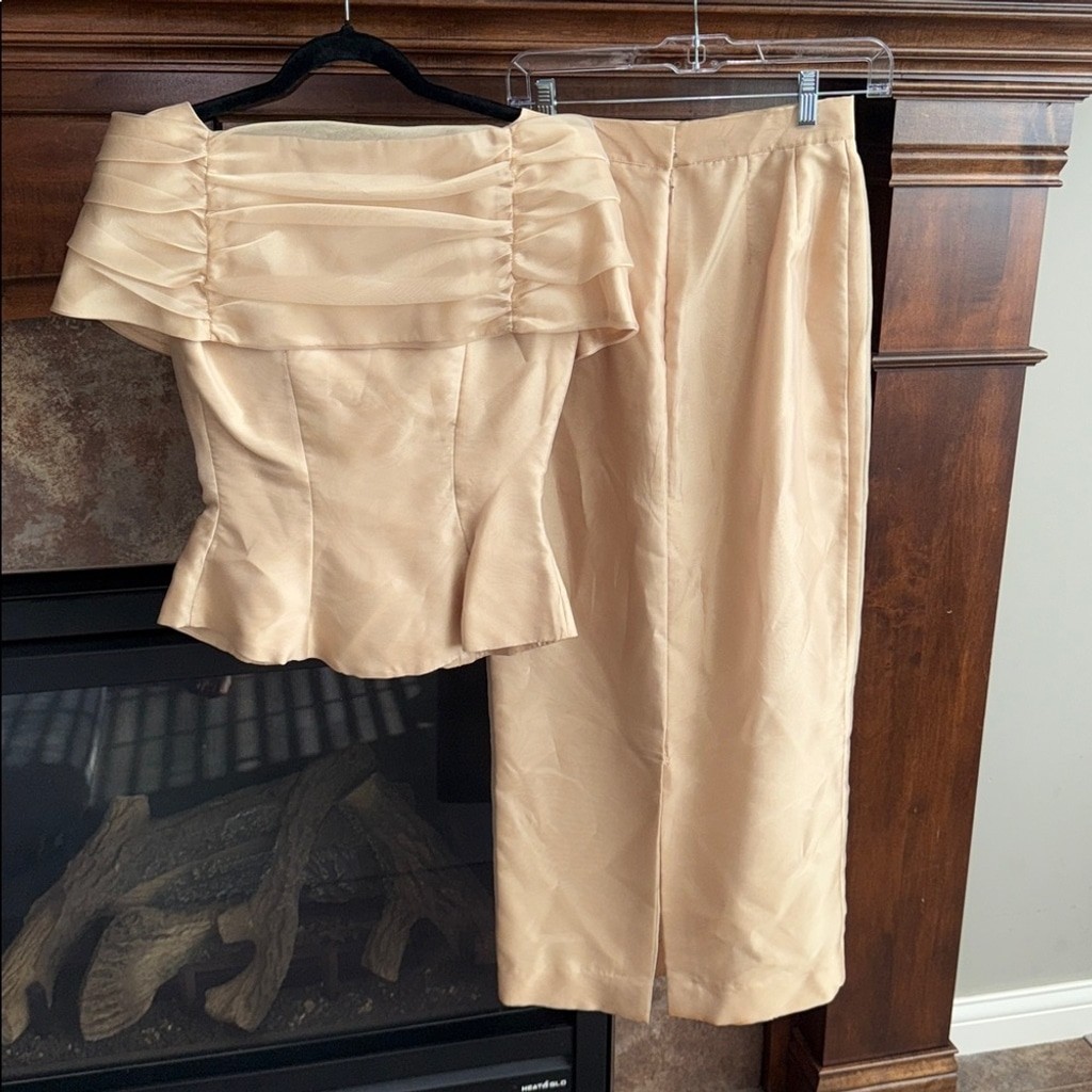 Vintage chic gold two piece Watters & Watters formal peplum top skirt set XS