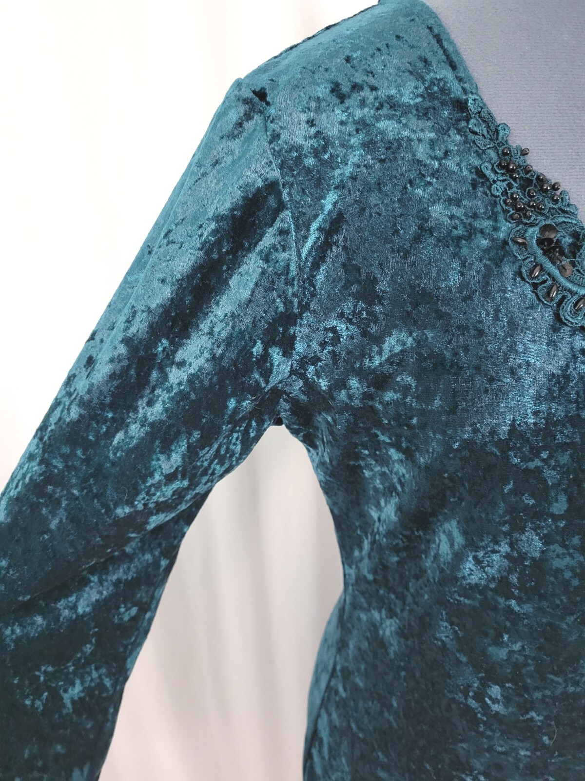 Vtg Molly Malloy Teal Green Crushed Velvet Wiggle Dress w Lace & Beads Size 12