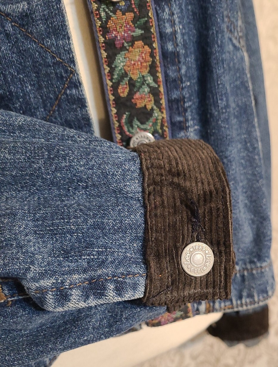 Lee Ladies Small Denim Jacket Corduroy Collar & Cuffs Brocade Placket