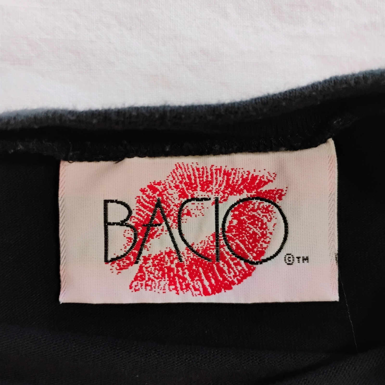 Vintage 90s Bacio Black T-shirt AOP Elephant Butterfly Cropped Boxy Tee Medium