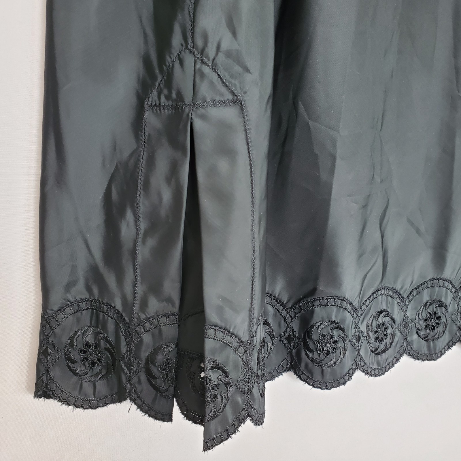 Vintage Dutchmaid Half Slip Skirt 38 Black Nylon Scalloped Embroidery Whimsigoth