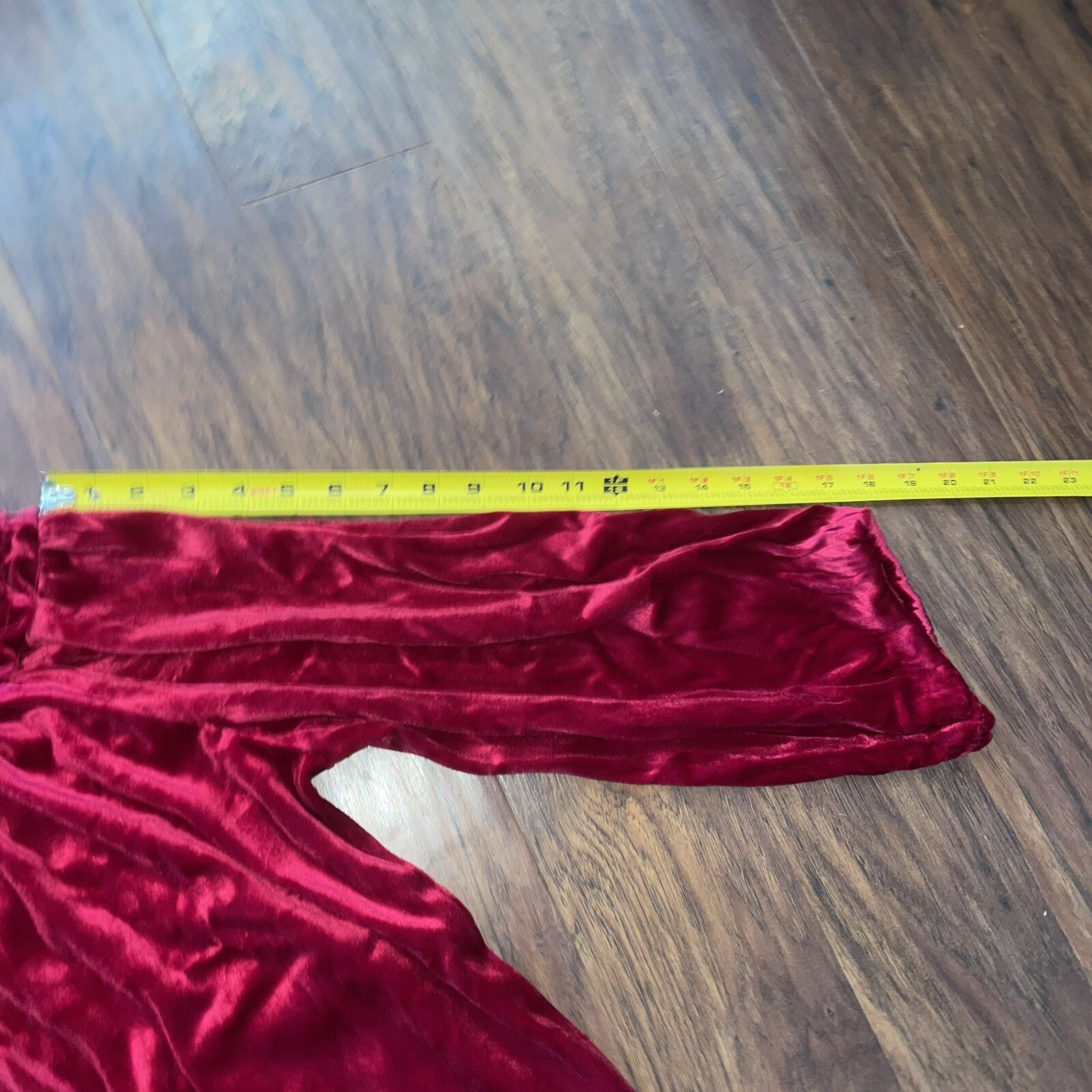 VTG Made In USA L Large Velvet Red Zip Front Robe Housecoat It’s A Charm Women