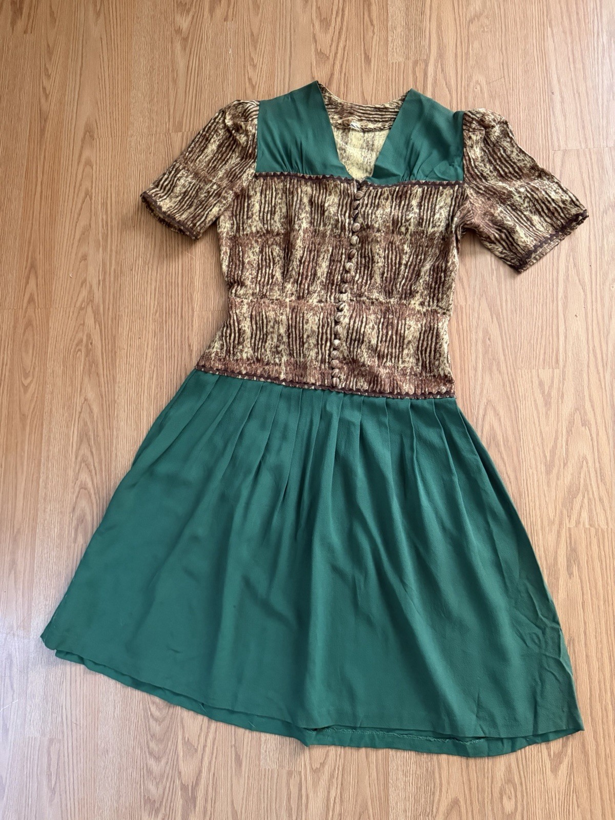 Vintage 1940s Leopard Animal Print Rayon Two Tone Dress