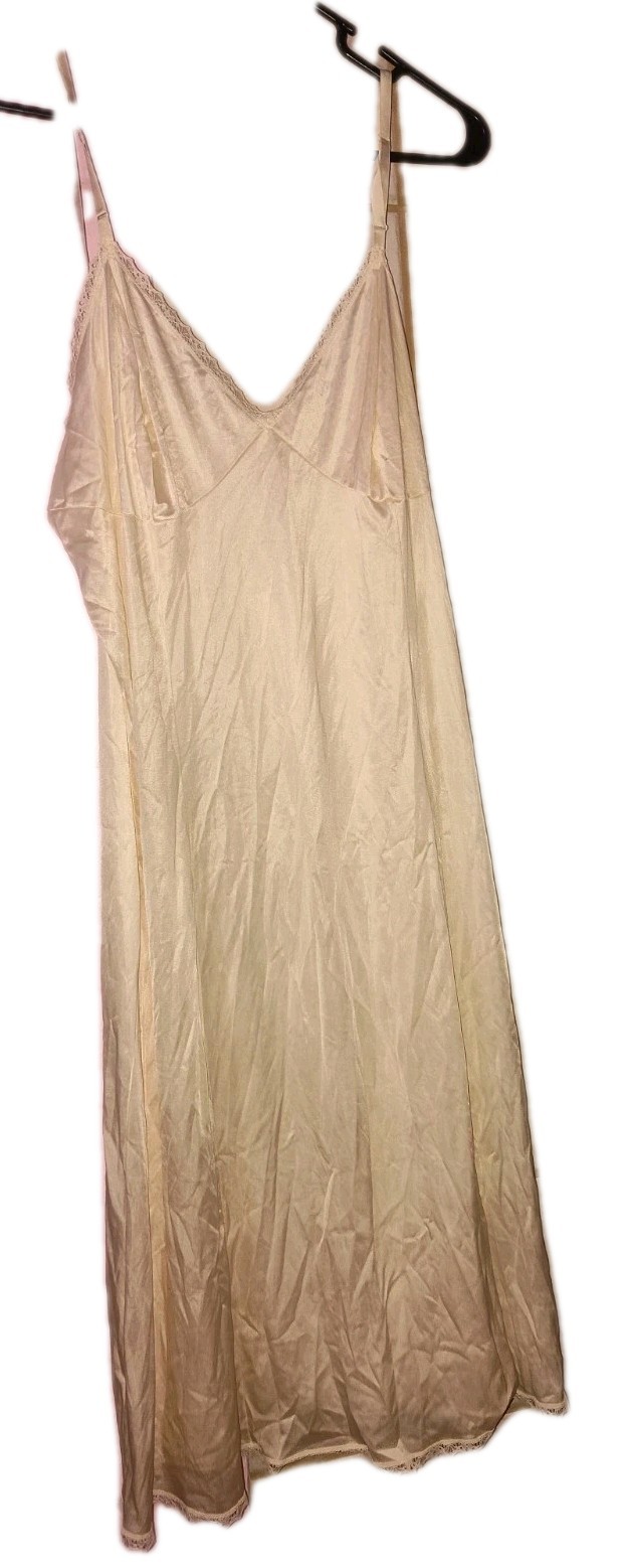 VANITY FAIR OffWhite Nylon Full Slip Lace Size Large 40