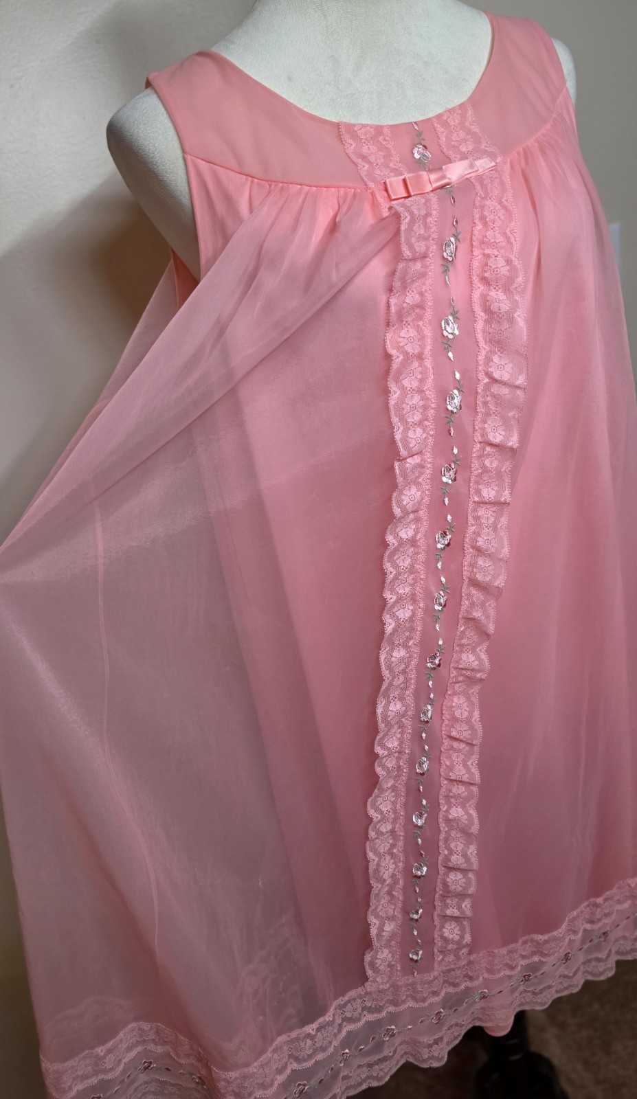 Vtg CHIFFON Babydoll Peignoir SET Sheer NYLON CORAL Pink Embroidered Lace Rose