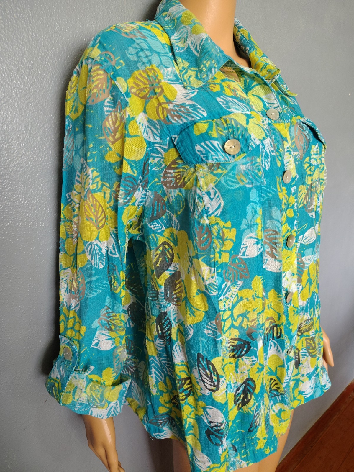Vintage Woman’s Size 18W Ruby Rd Bottom Down Tropical Floral Semi-Sheer Top
