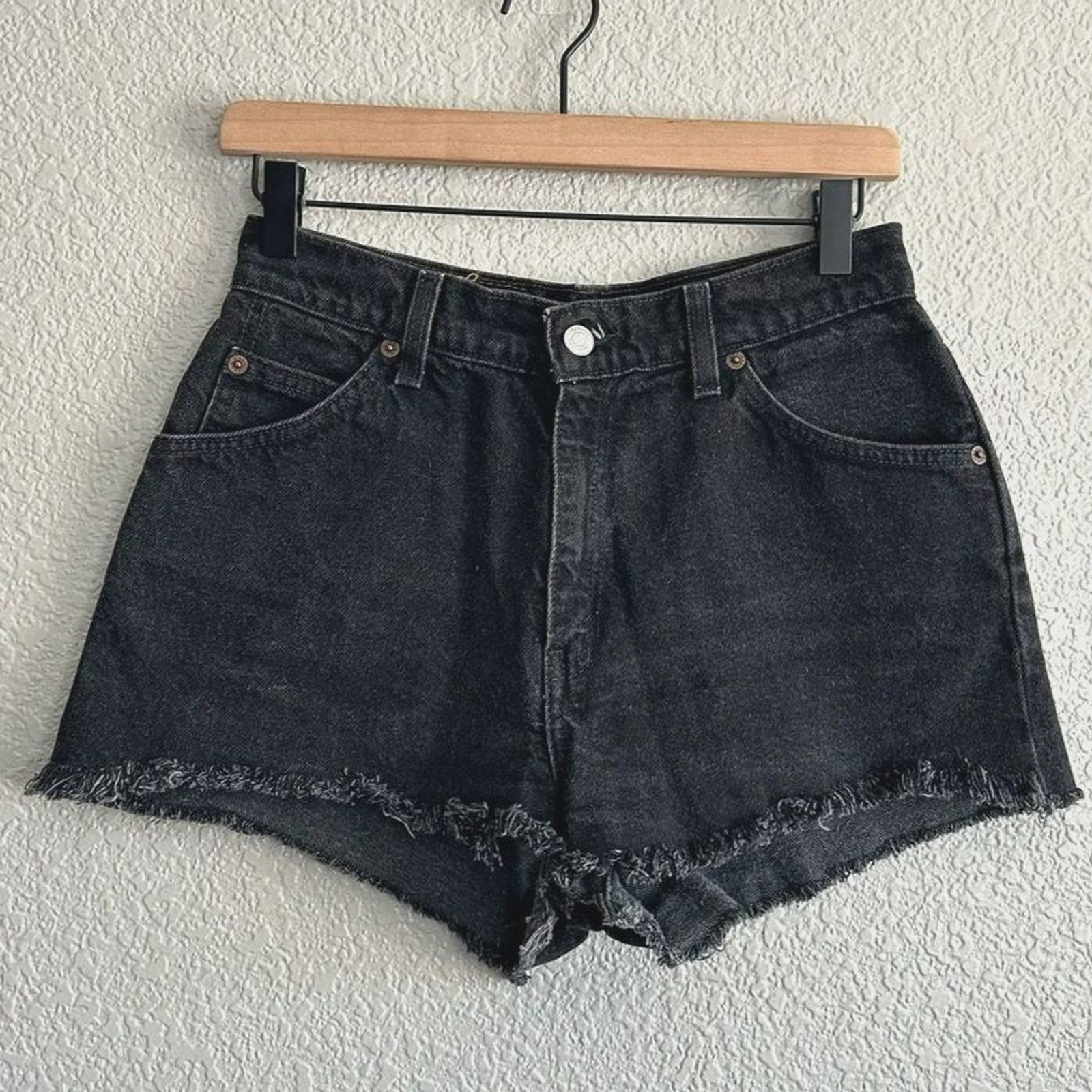 Vtg Levi’s 951 Shorts Relaxed Fit Cutoff Black Denim Raw Hem Hi Rise Womens Sz 6