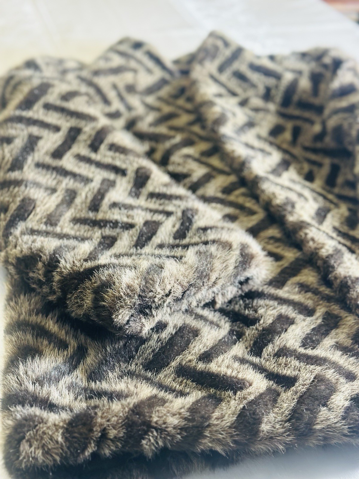 VINTAGE JACQUES SAINT LAURENT FOR GENELLE FUR COAT MADE IN USA/SZ M
