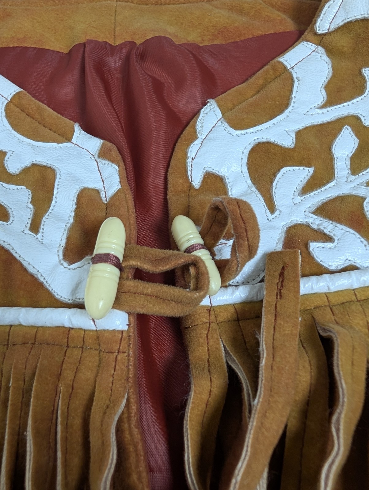 VTG Western Suede Fringe Jacket White Floral Applique Boho Toogle Coat 23×24