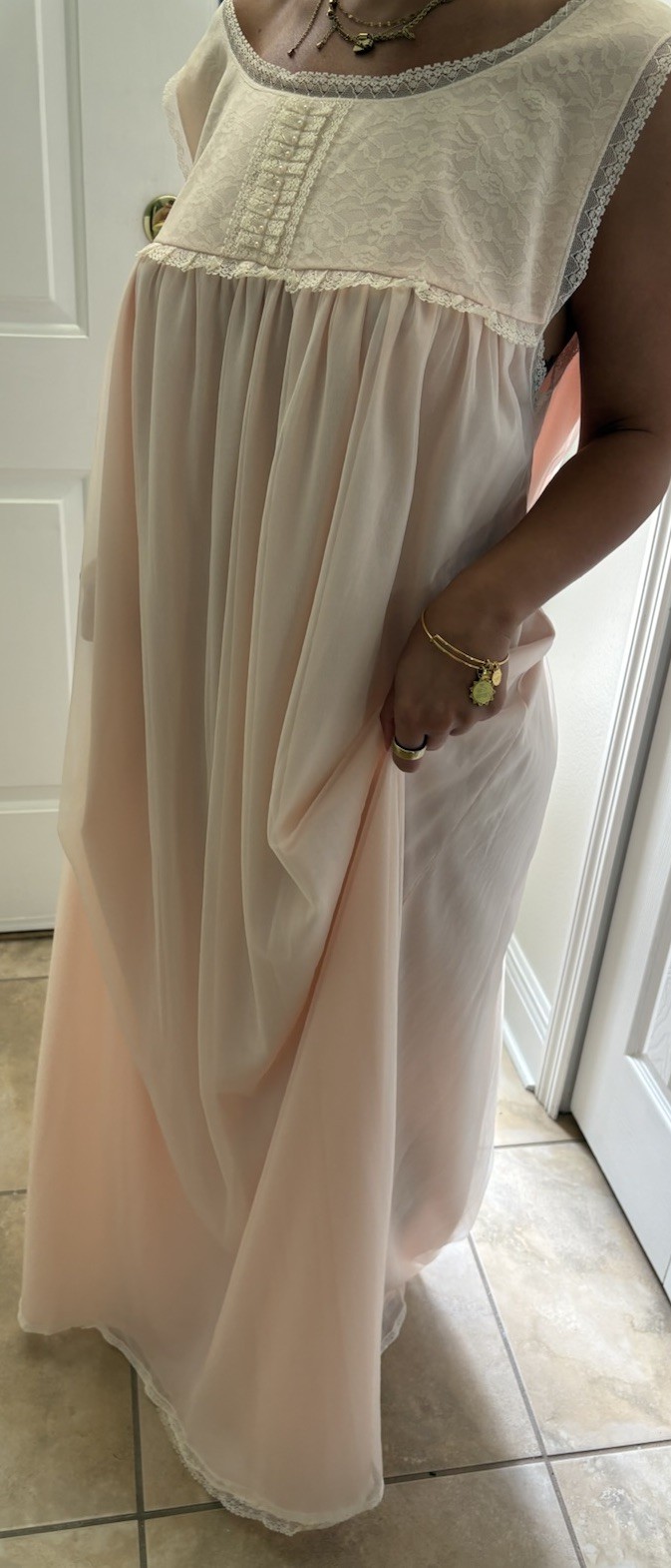 Vtg Pink Blush Evening Gown Lingerie Bridal Boutique Ivory rose Lace Detail