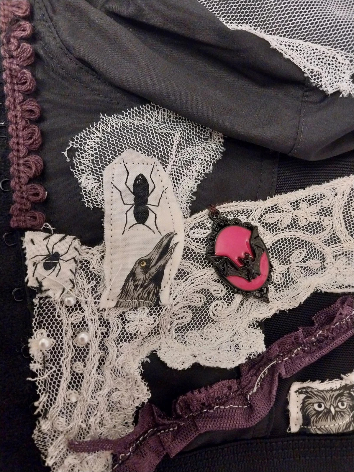 VTG BULLET BRA POINTY WAIST NIP GIRDLE BUSTIER BAT ART STEAMPUNK 42DD SPIDER WEB
