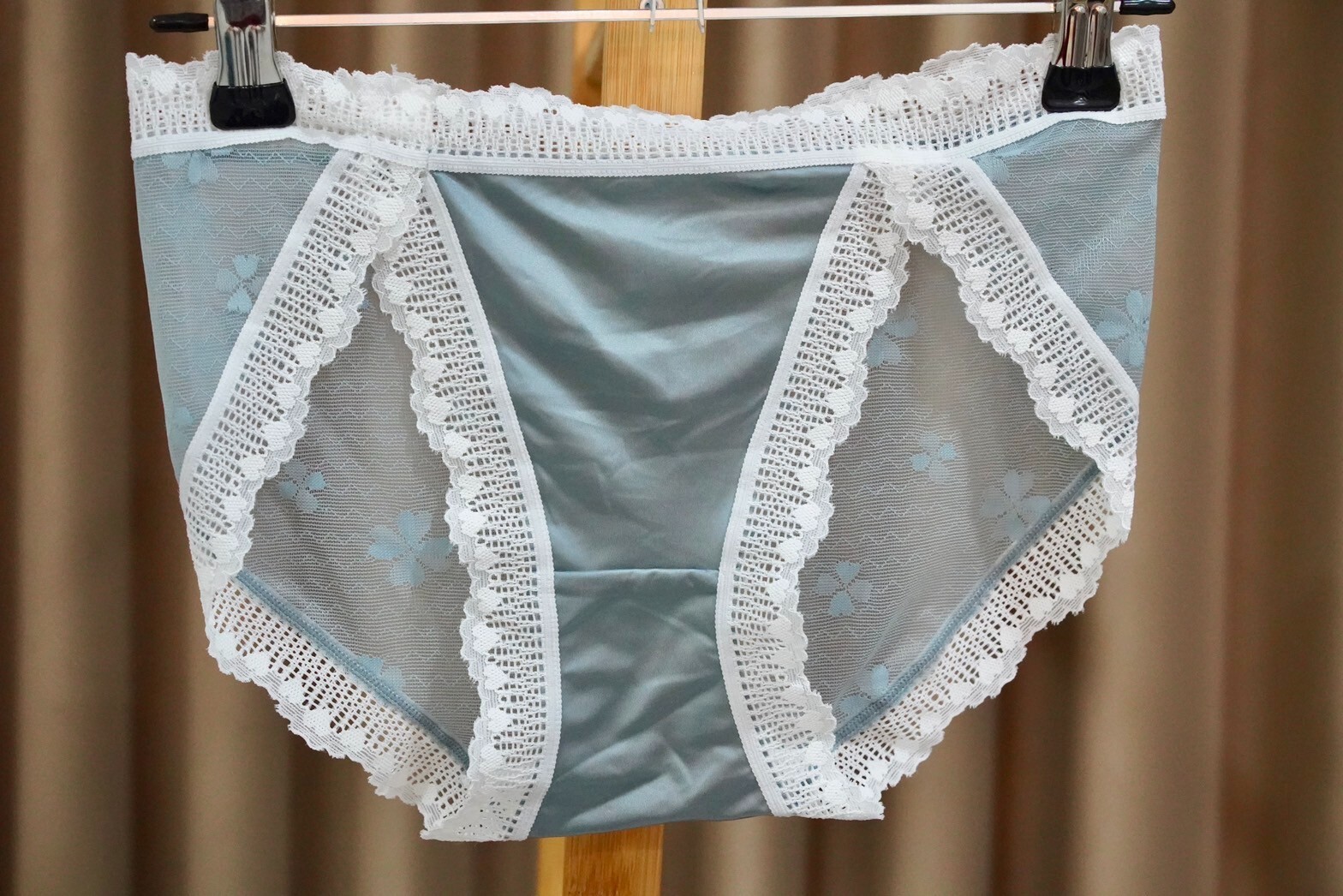 Lot of 3 Sissy Nylon Spandex Panties Sheer Smooth Lace Bikini Hips 32-38″