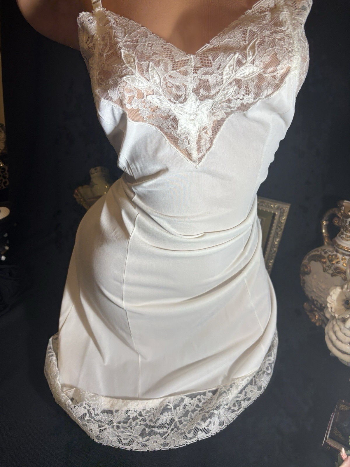 Vtg SILKY SOFT SLIP GOWN CHANTILLY LACE NIGHTGOWN Negligee WOMAN SLIP