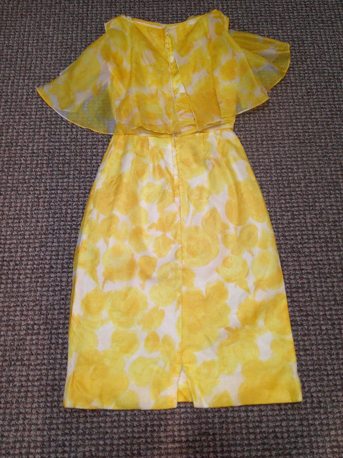 Vtg 60’s Yellow Rose Print Chiffon Wiggle Hourglass Bombshell Cocktail Dress XXS