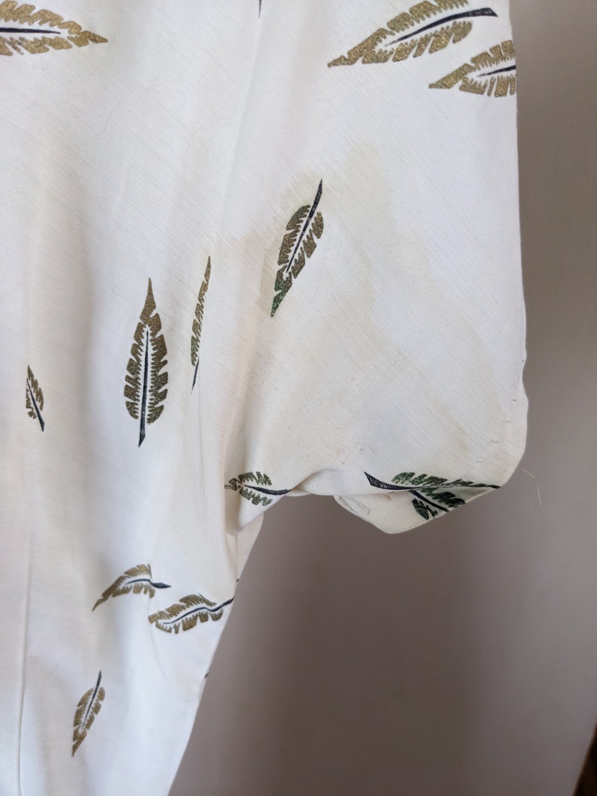 Vintage 1950s Ivory Day Dress Gold Feather Print V-Back Pleated A-Line w Belt