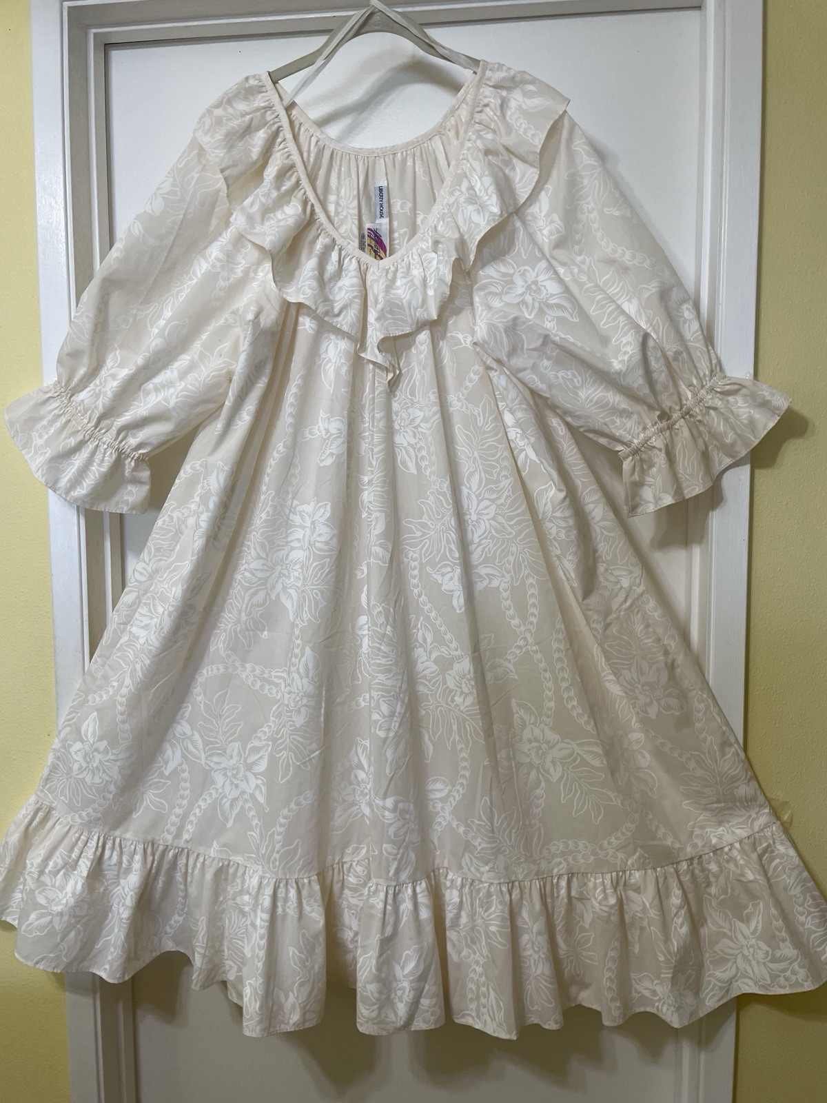 Vintage Liberty House Almost Paradis Cream/Ivory V-Neck Dress Muu Muu Size M