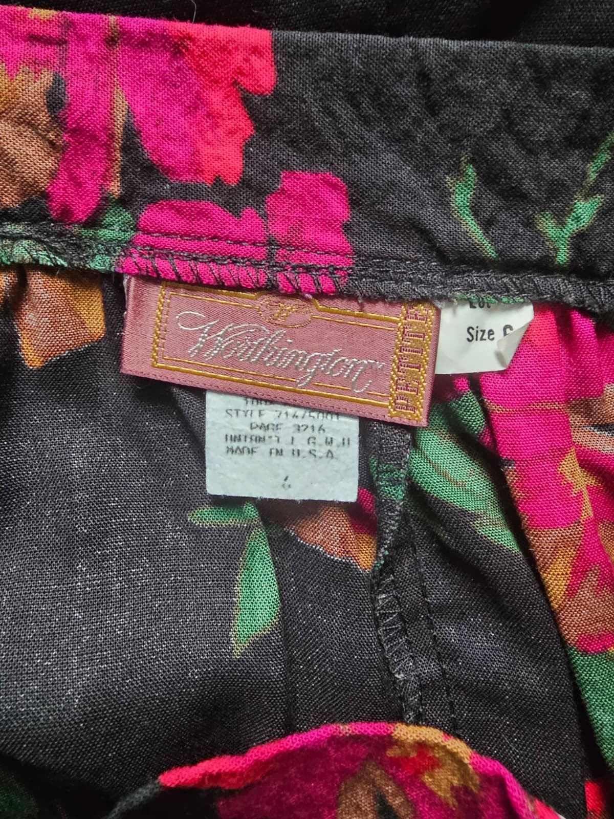 VTG 70s Worthington floral pleated skirt . size 6 . made in USA