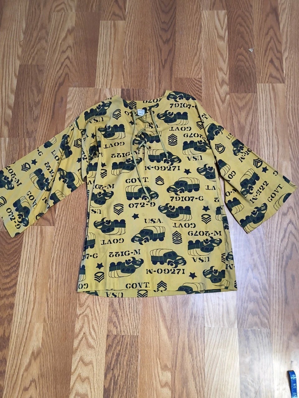 Vintage Miss Fashion Shirt Womens M Army Truck Novelty Print Grommet Trim