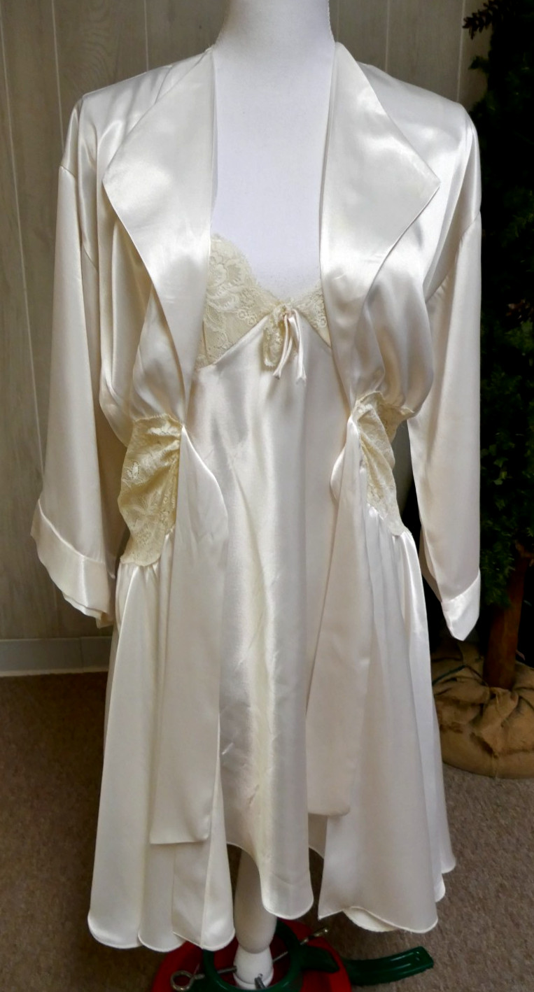 Vintage Blanche Robe And Nightgown Silky & Lace Peignoir Set- Size M