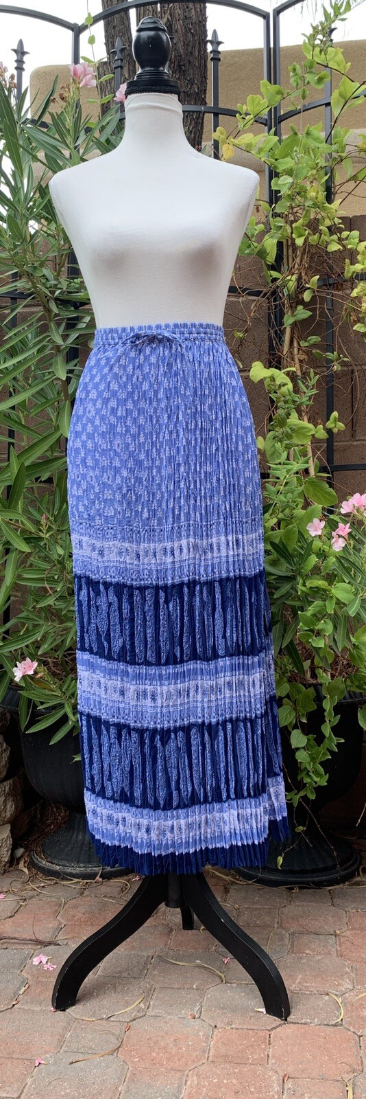Skirt Blue Alfred Dunner Long Pleated Size-16 Adjustable Drawstring Waist