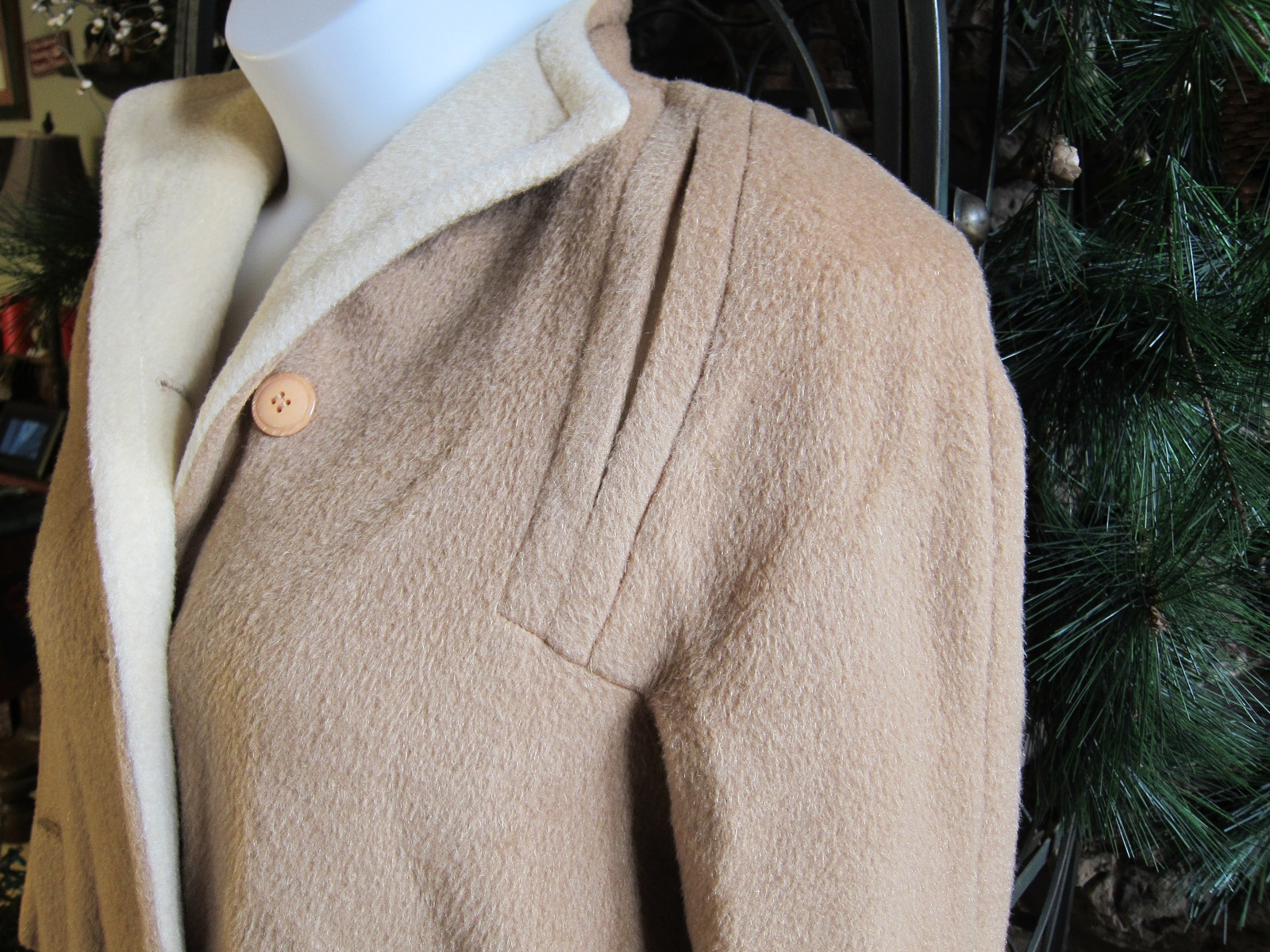 VTG LORENDALE BY BROMLEIGH PURE WOOL COAT CAMEL COLOR 722