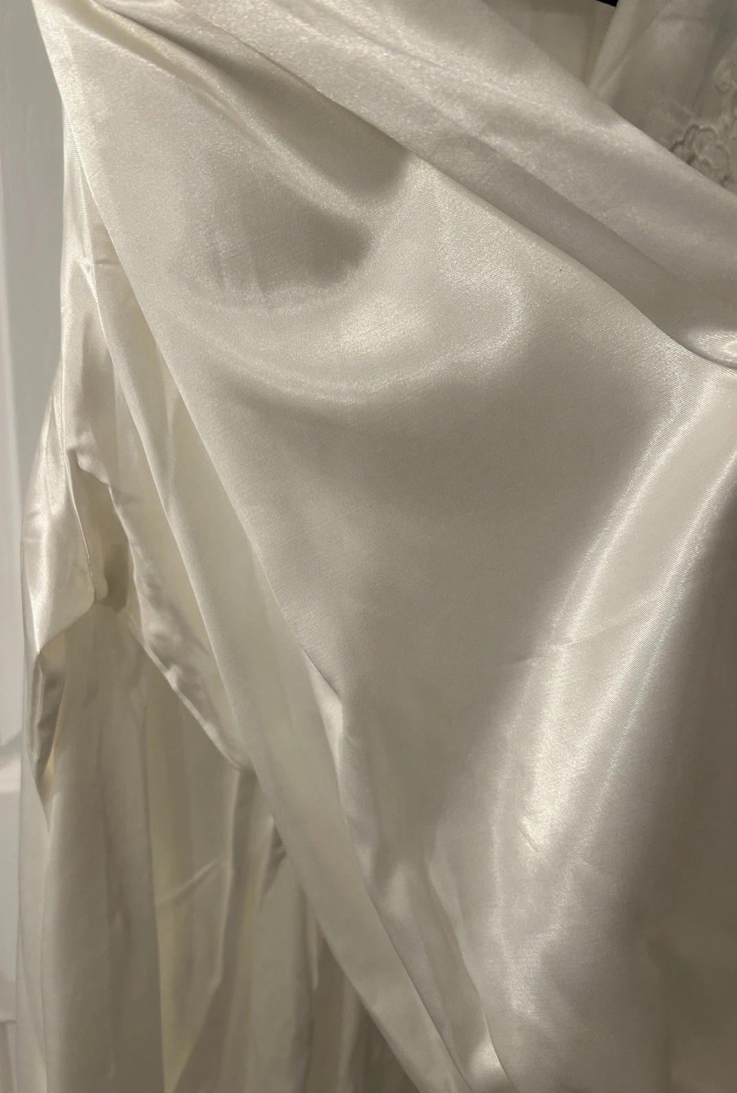 Vintage ALLISON RHEA Women’s Size L Ivory Satin Nightgown, Lace Trim NEW