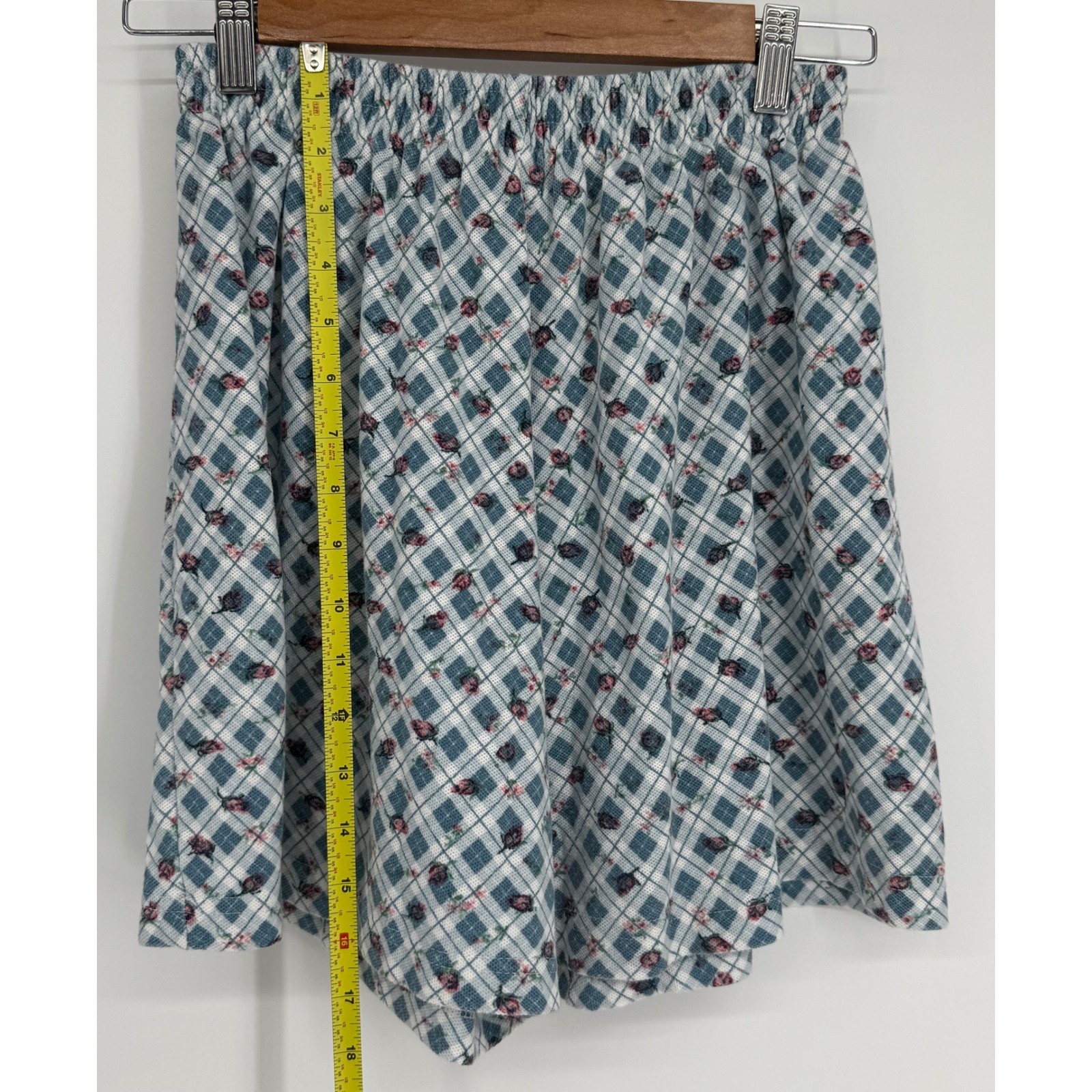 Petite Sophisticate Vintage 90s Floral Plaid Shorts Blue White Made in USA Sz M