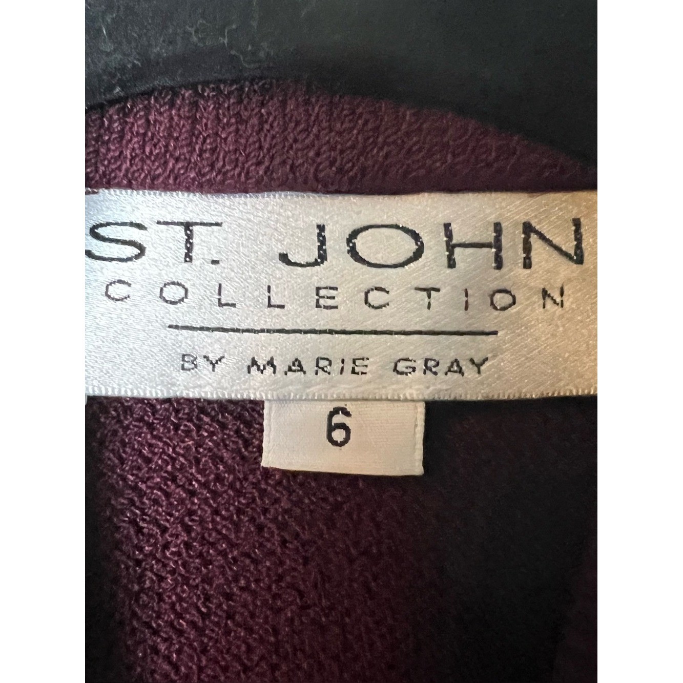 VTG ST JOHN Collection Burgundy Santana Knit Jacket Blazer Gold Beaded Trim Sz 6