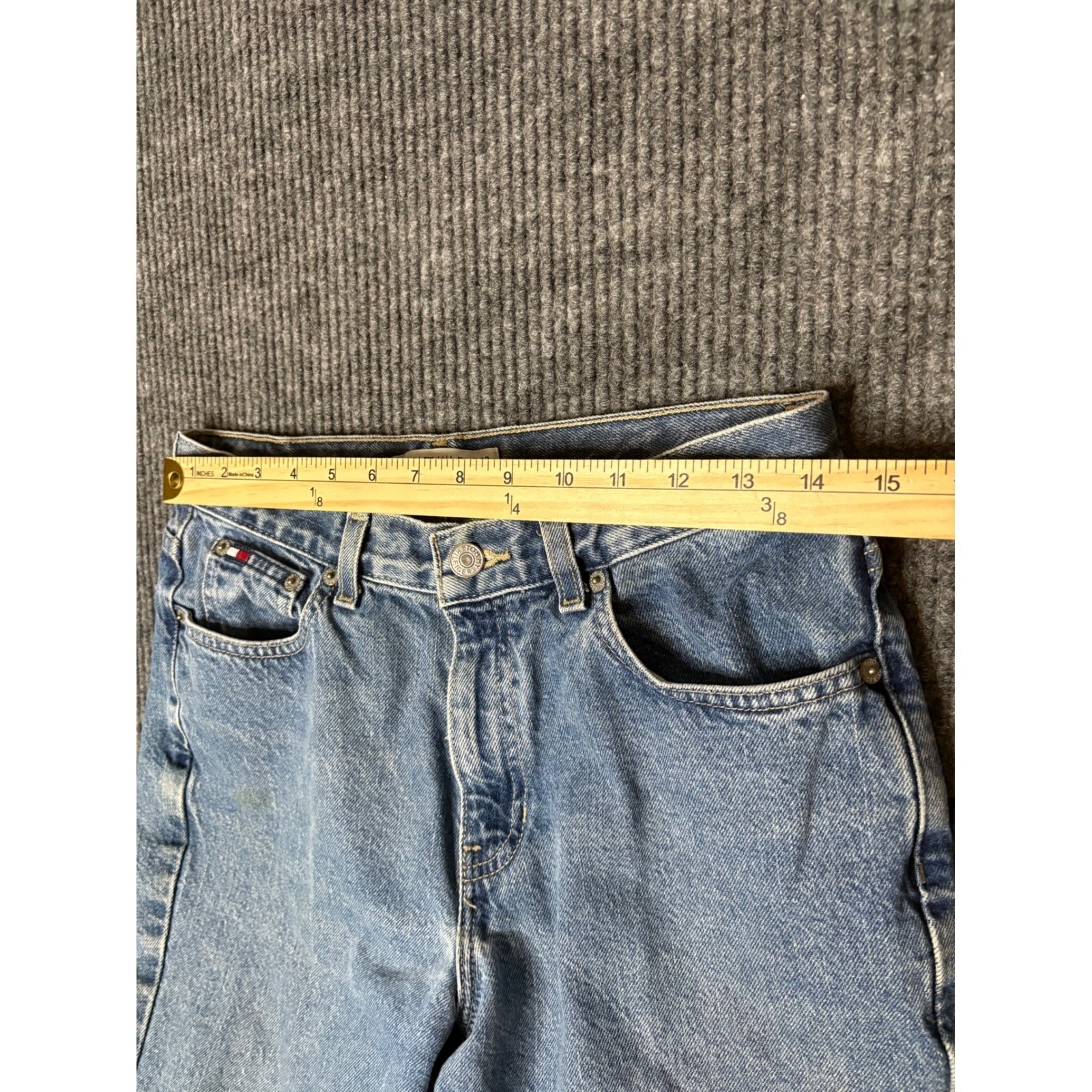 VTG Tommy Hilfiger Jeans Light Wash Flag Pocket Baggy Straight 90s Y2K Size 6