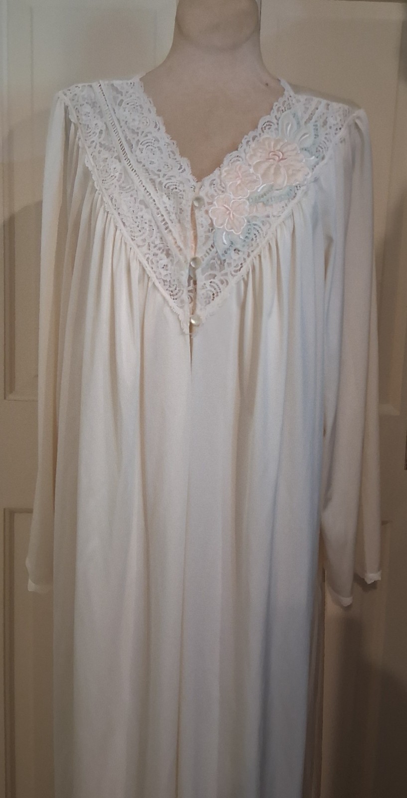 Shadowline Vintage Light Cream ivory Color Nylon Nightgown & Robe Set Size M