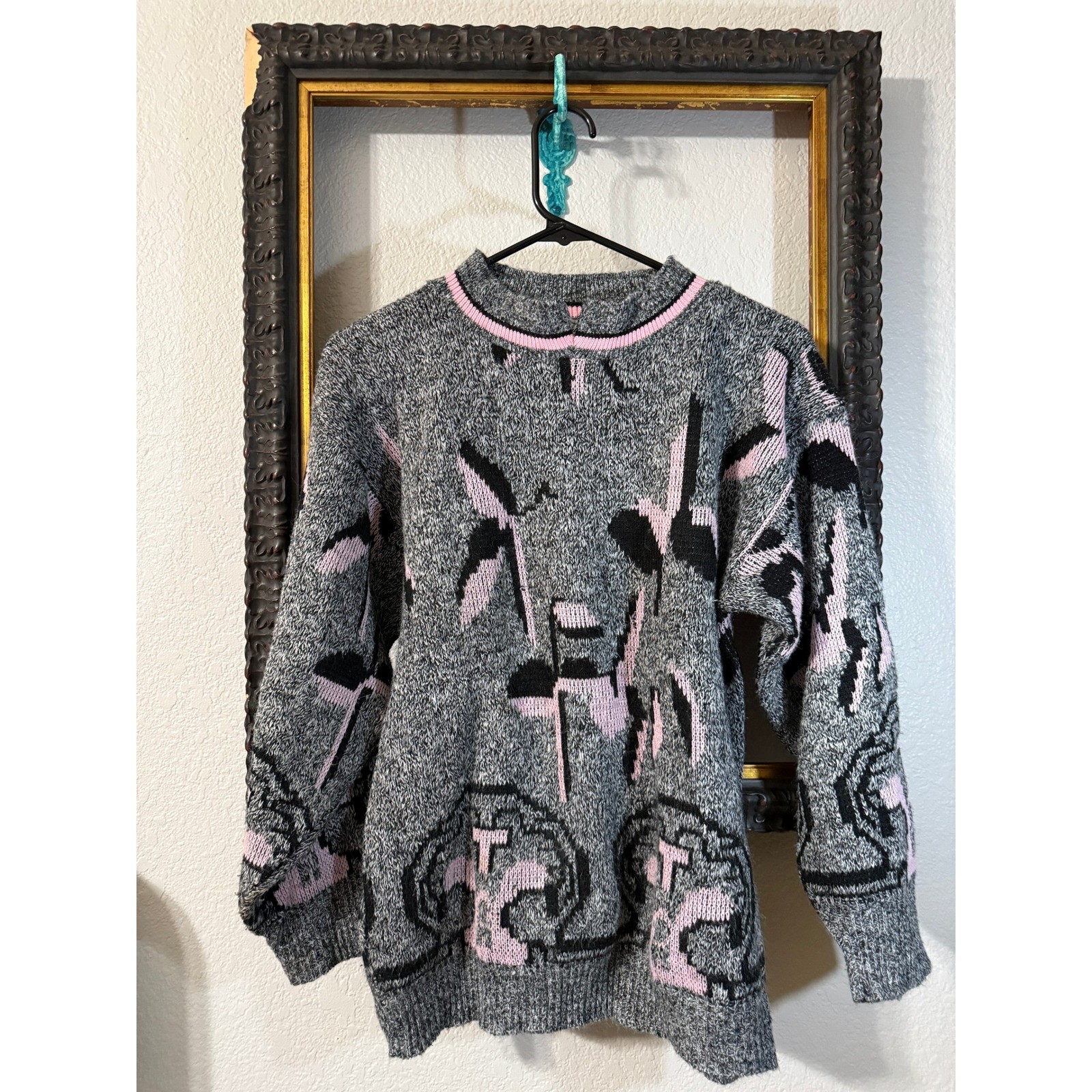 Vintage Glamour-Knit 80s Abstract Graphic Sweater Grey Pink Black Made in USA