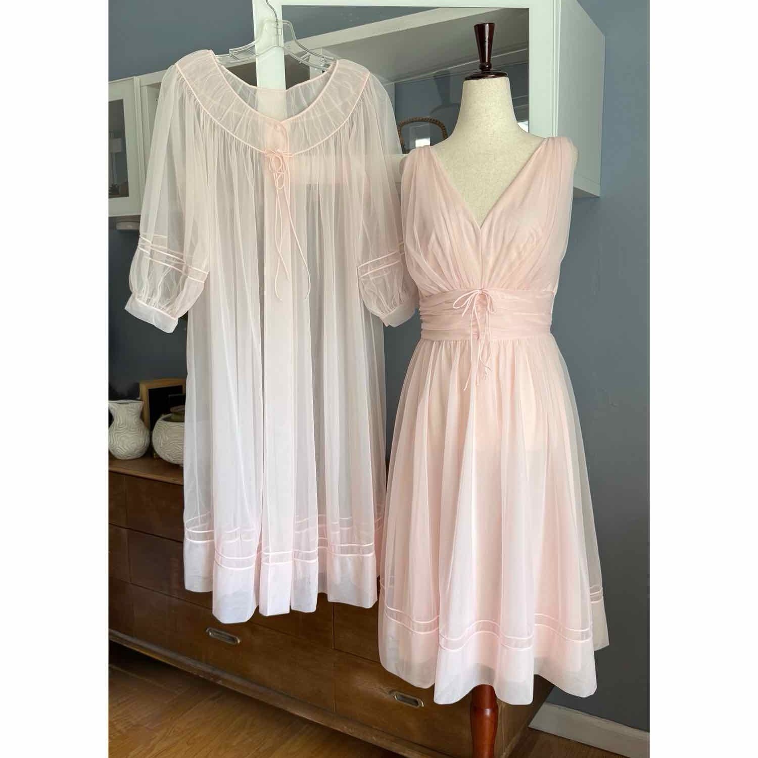 2pc Vintage Shadowline 60’s Pink Chiffon Nightgown Dress Peignoir Set