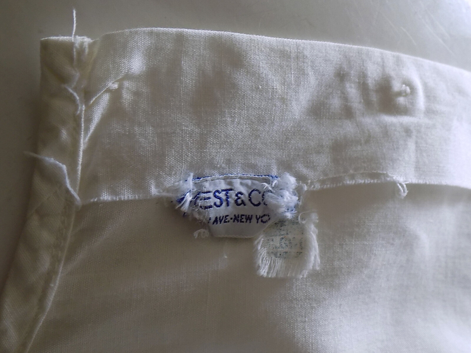 Vintage White Embroidered Sleeveless Top Blouse Best & Co. B34