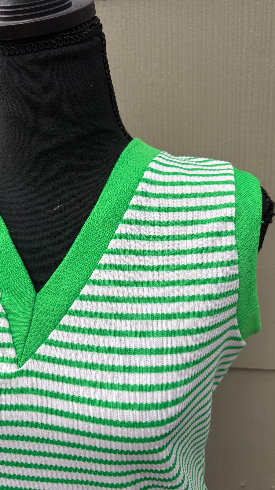 vtg 60s 70s Mod Preppy Retro Green White Striped V-Neck Sweater Vest Tank Top
