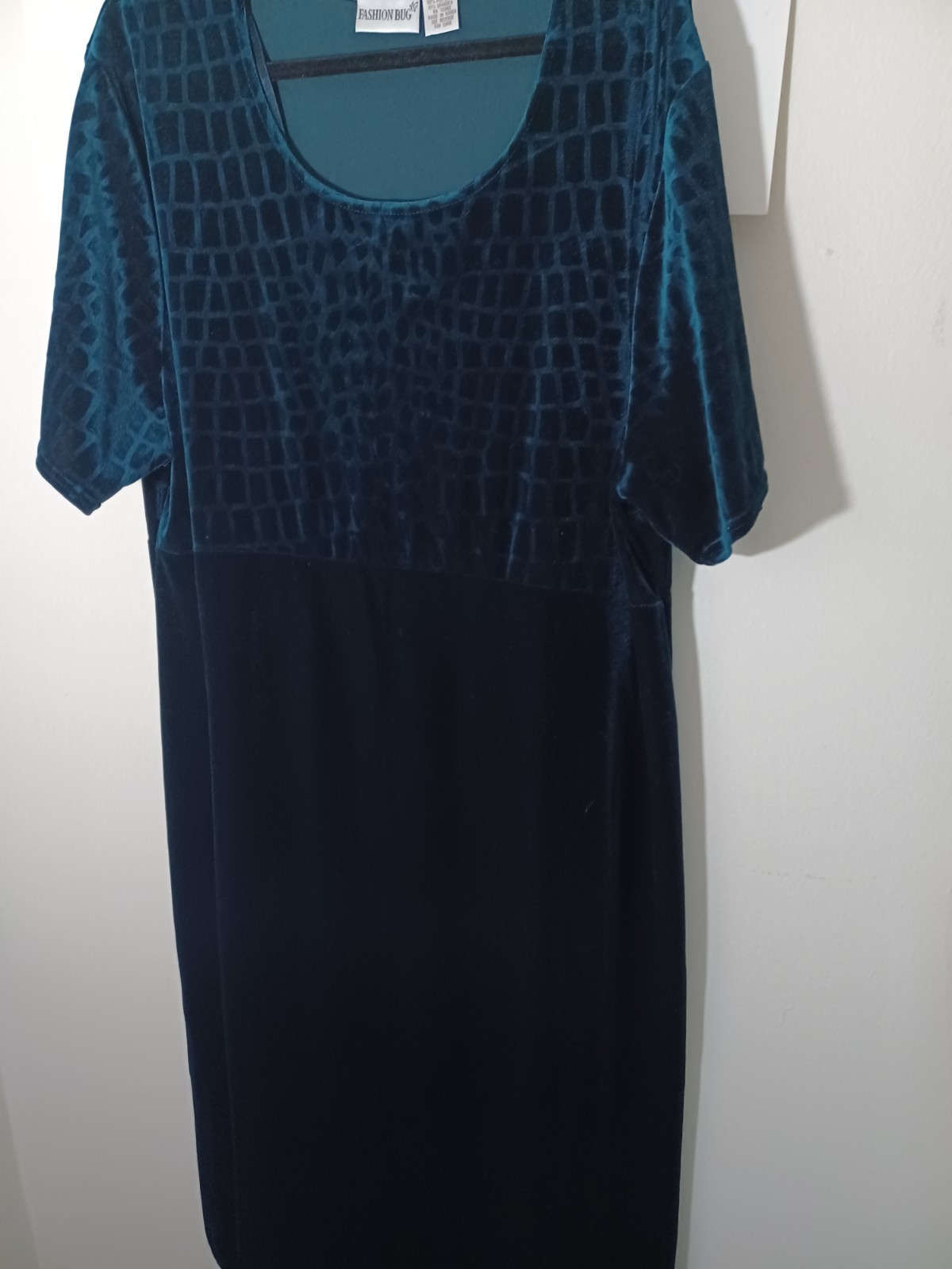 Fashion Bug Woman’s Vintage 1990’s Soft Velvet PullOn Dress Green 26/28W