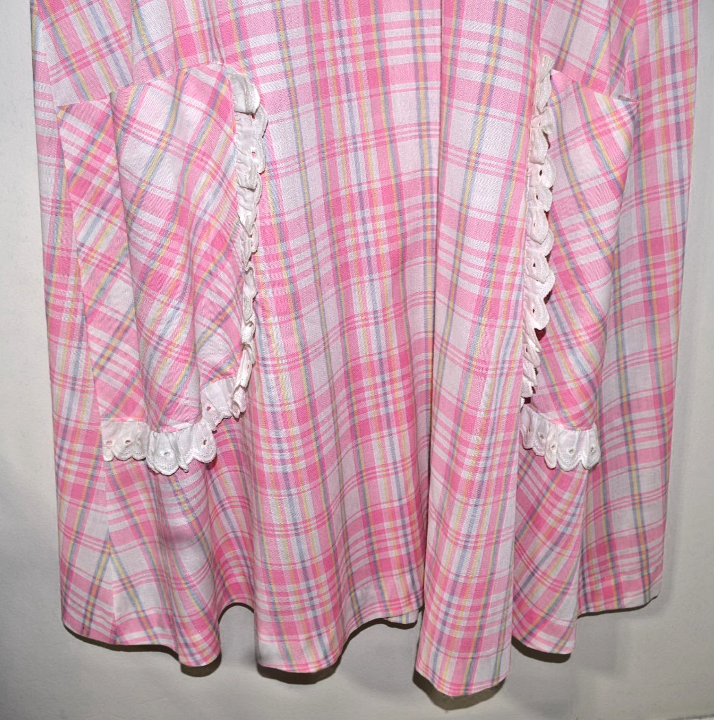 R1 – vintage Smart Time House Dress 16 Pink Plaid & White Eyelet Cap Sleeve
