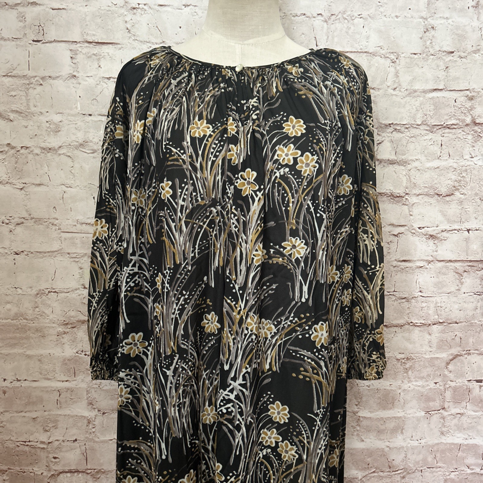 Vintage Mistee Floral Keyhole Neckline Loose Fit Kaftan Dress MuuMuu SMALL 70’s