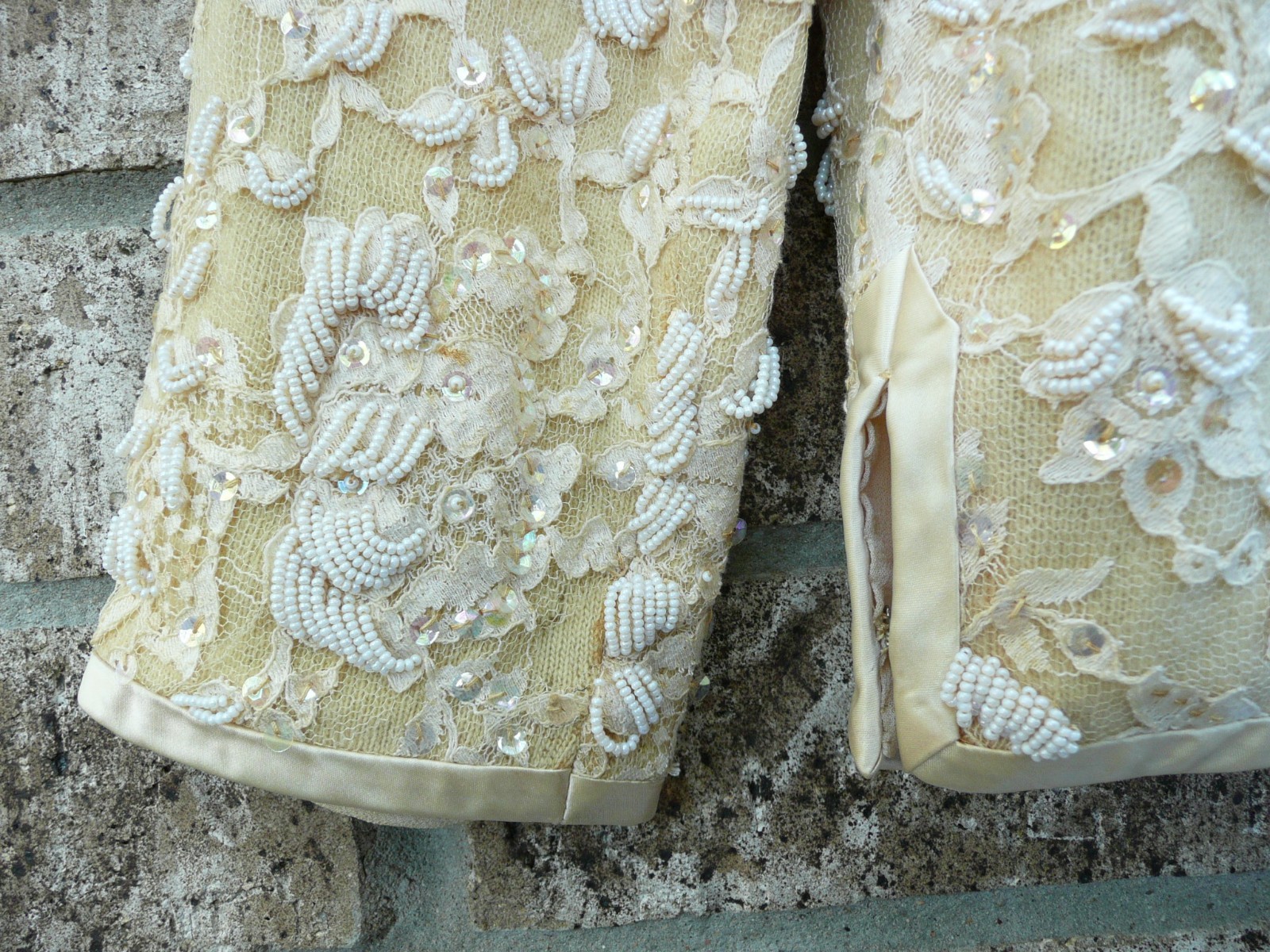 Vintage Golden Phoenix Distressed Ivory Hand Beaded Sweater Size 10 Lamb’s Wool