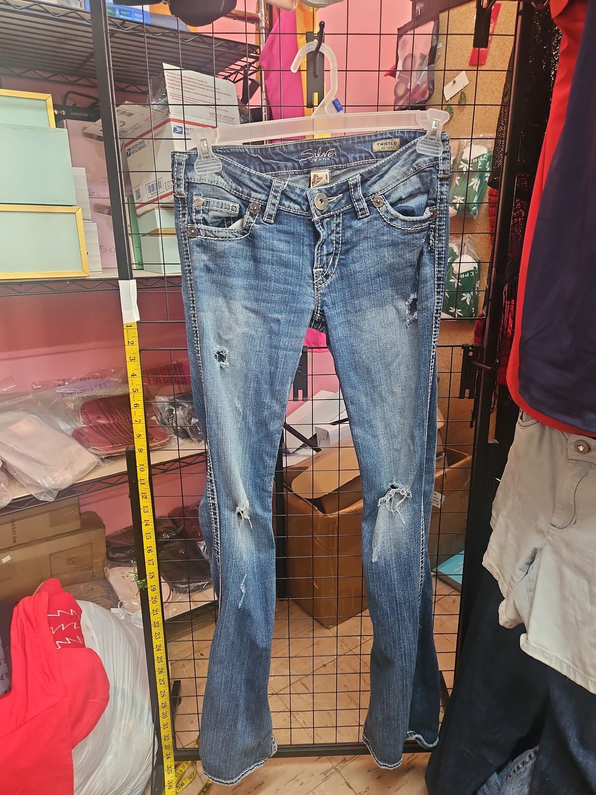Silver Jeans Co. Tuesday Bootcut W28/L33 Blue Distressed