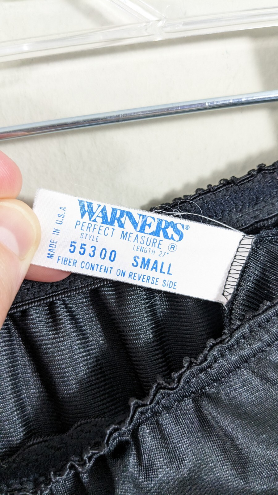 Size SMALL Warner’s 27 Inch Black Nylon Vintage Skirt Slip Lace Trimmed