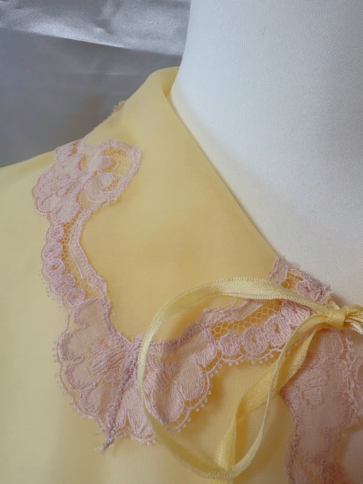Vintage 50s 60s Sheer Chiffon Cape Lace Collar Lingerie Peignoir yellow Coquette