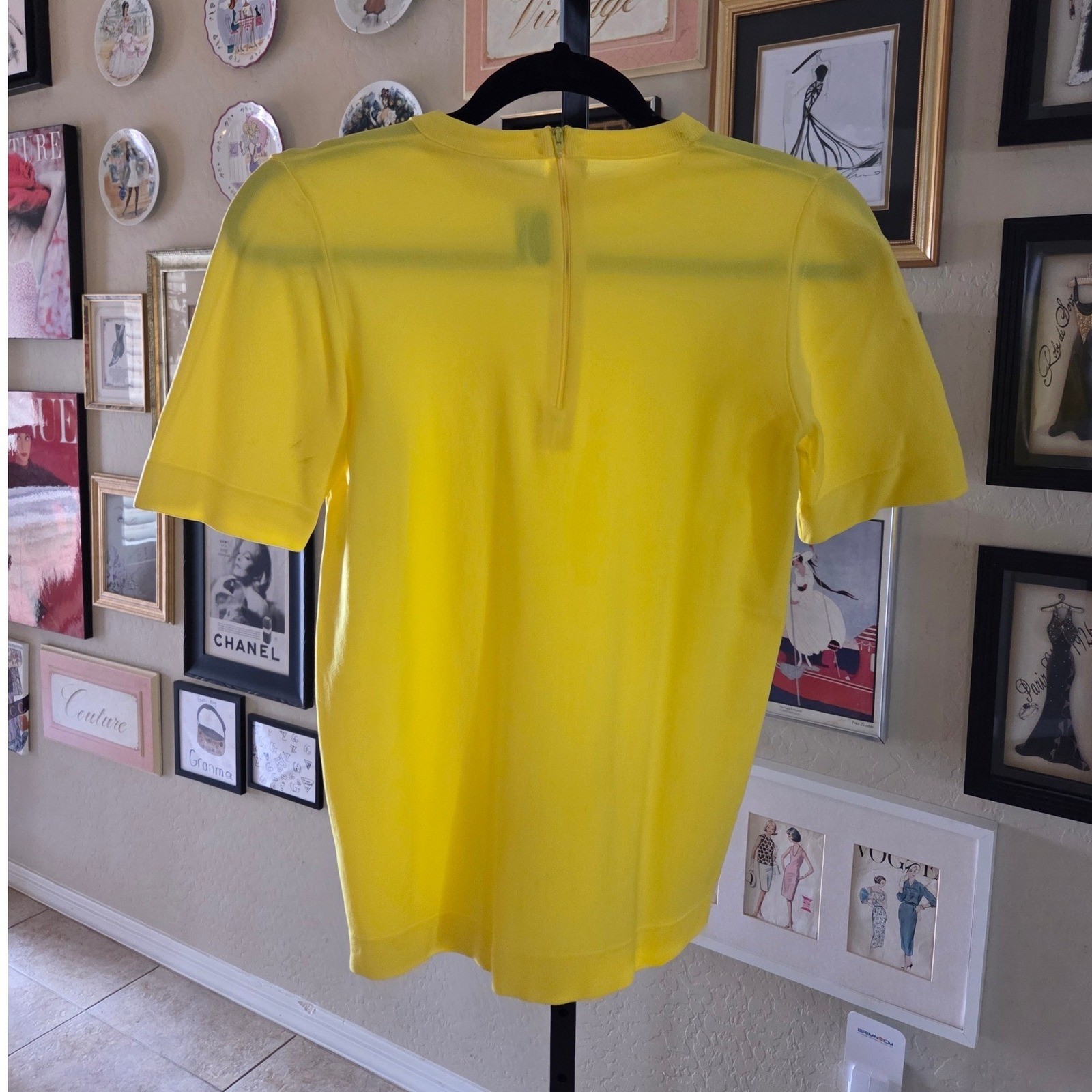 Vintage Hickory Knits Yellow Short Sleeve Back Zip Knit Top Size 36 1960s