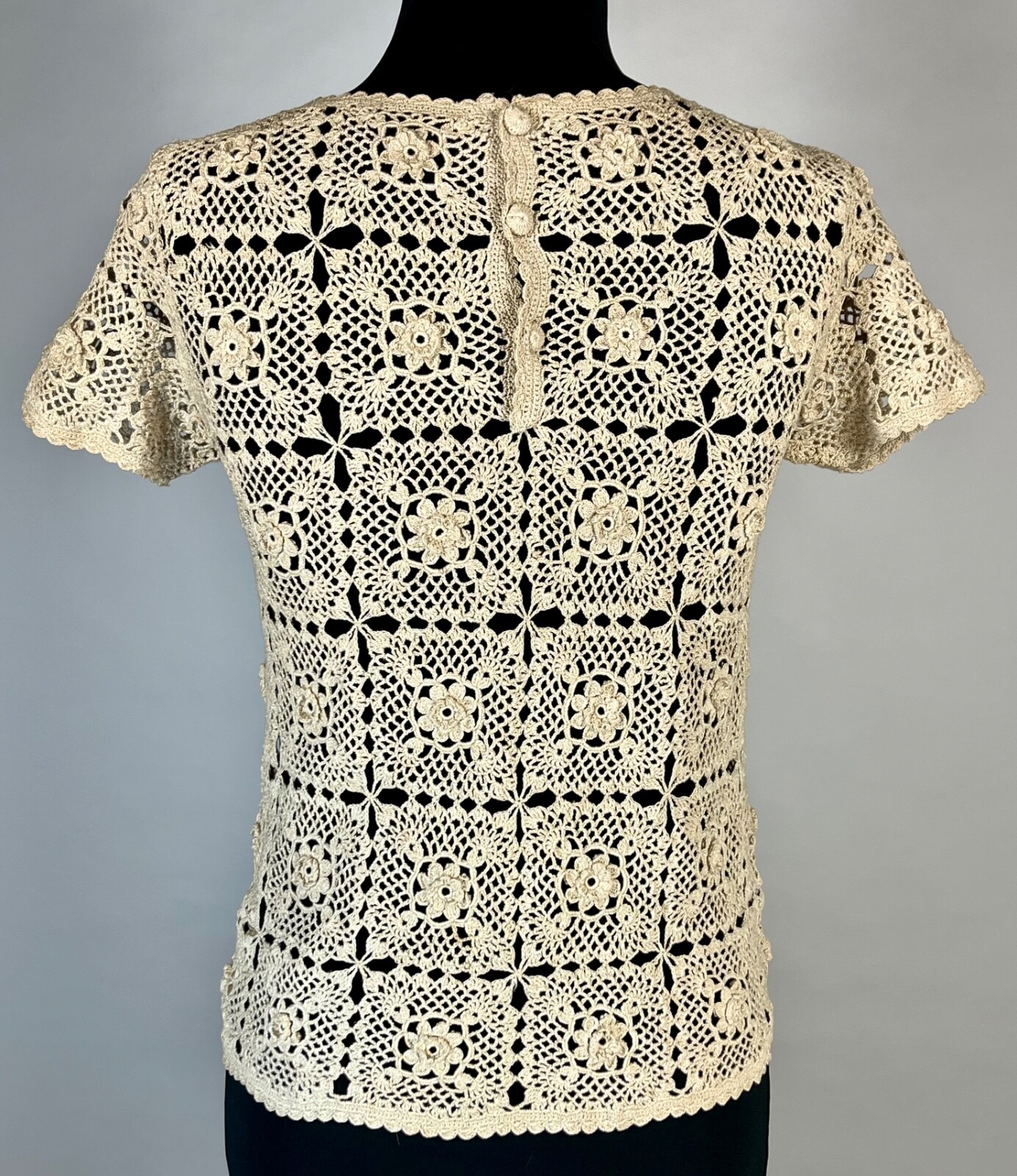 Vintage 1980’s-1990’s beige hand CROCHET open lace top by Peter Lynne size S/XS
