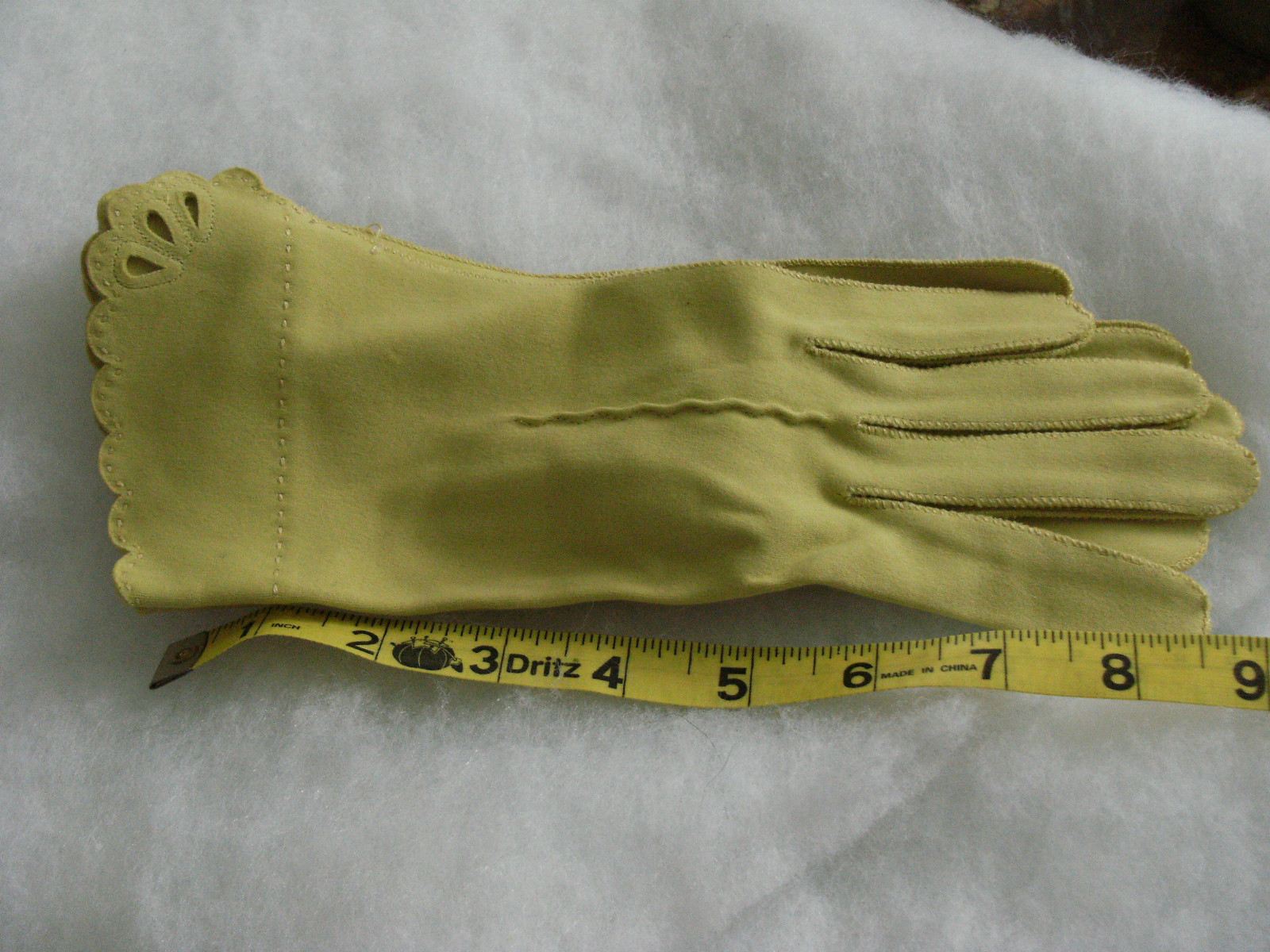 VINTAGE FORMAL GLOVES YELLOW 9IN RIPPLED WITH EYELETS TOP PENNEY’S