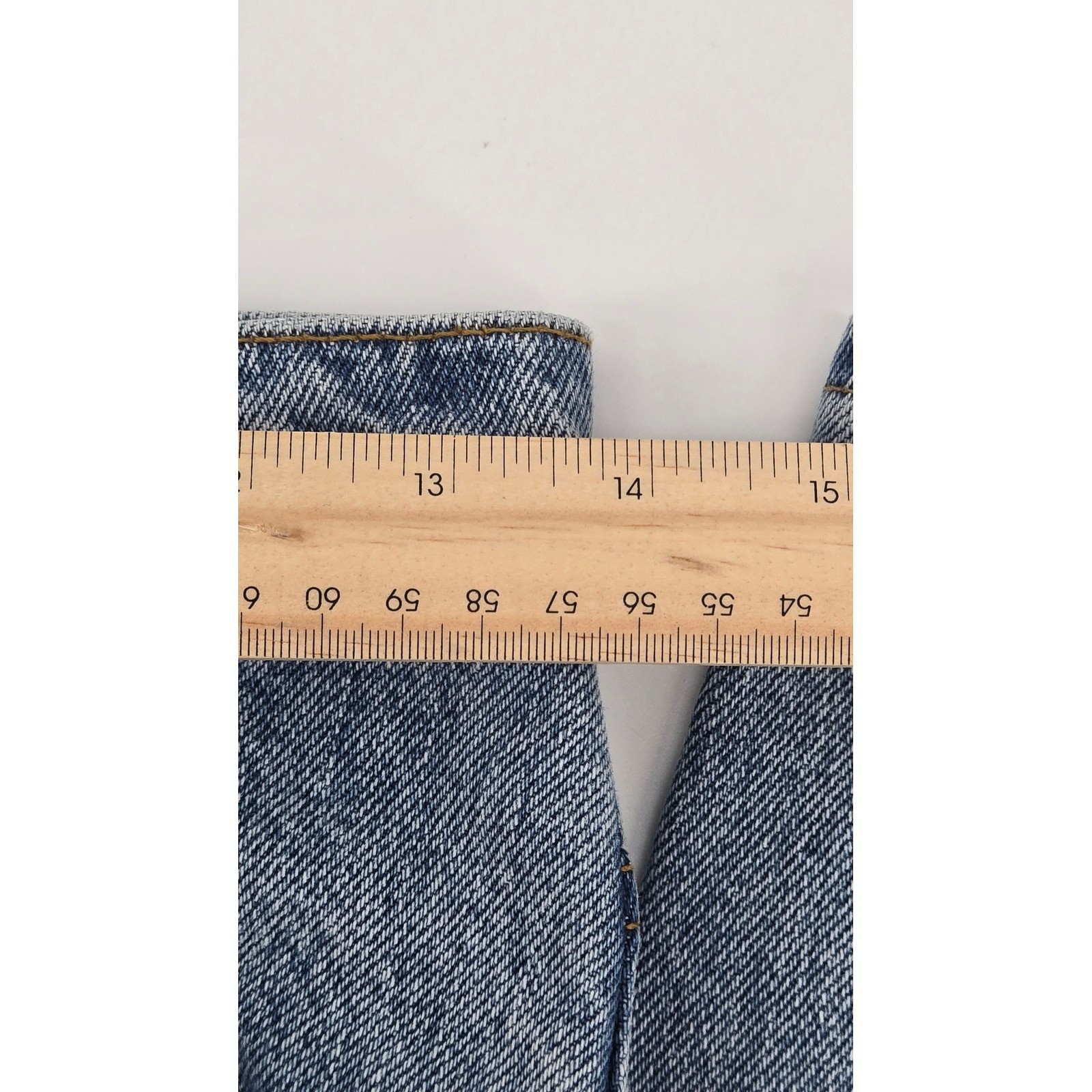 Levis 550 Relaxed Fit Tapered Leg Jeans Light Wash Denim 1996 Grunge Vintage 90s
