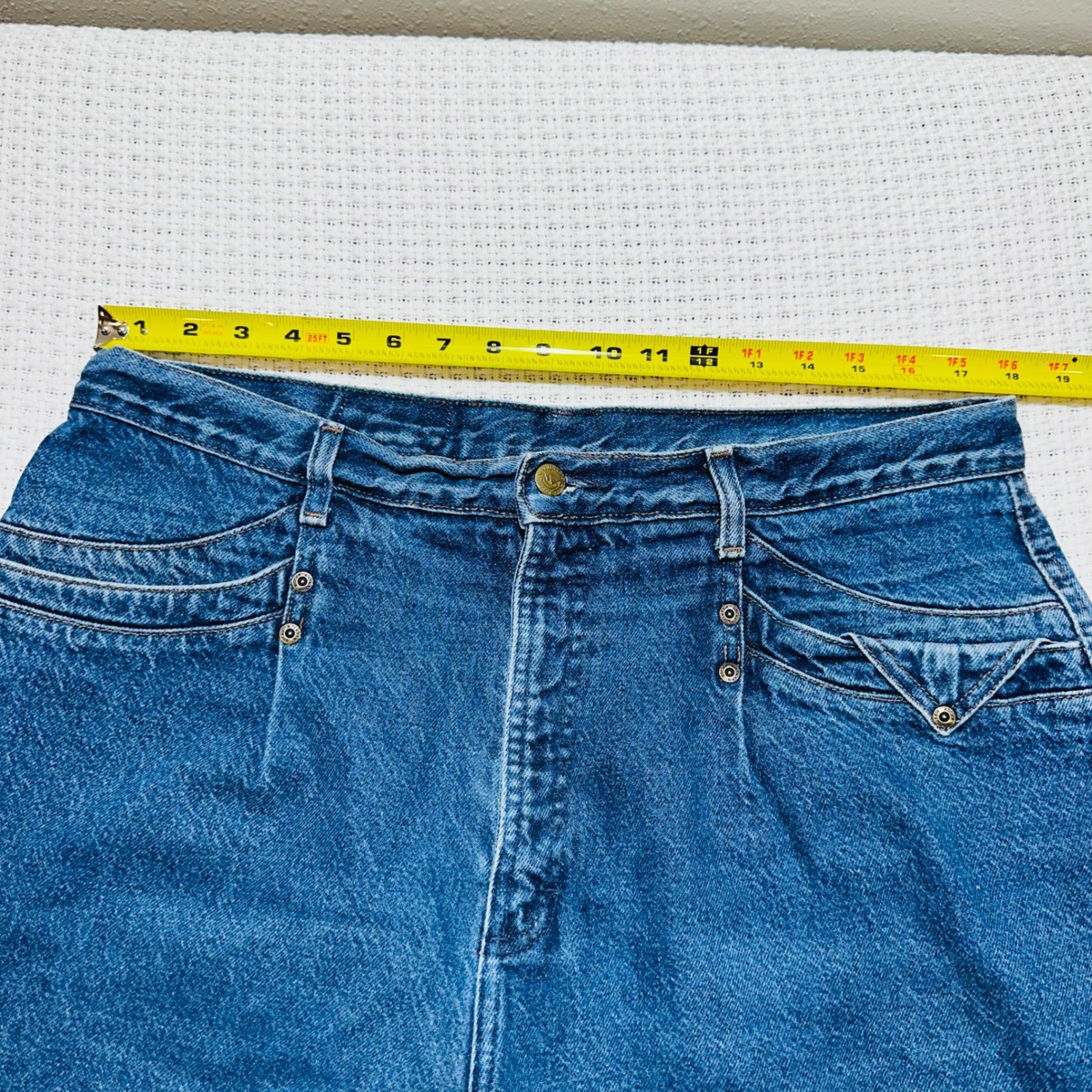 Vintage Rocky Mountain Western Jeans Womens 19/20 Blue High Waist Tapered V-Back
