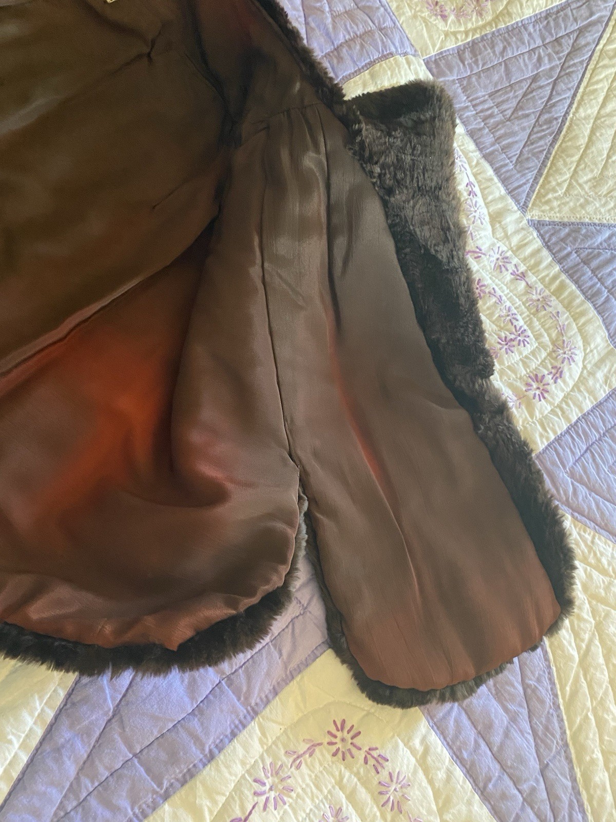 Vintage Womens I.R. FOX Brown Simulation Faux Fur Cape Shawl Wrap Stole New York