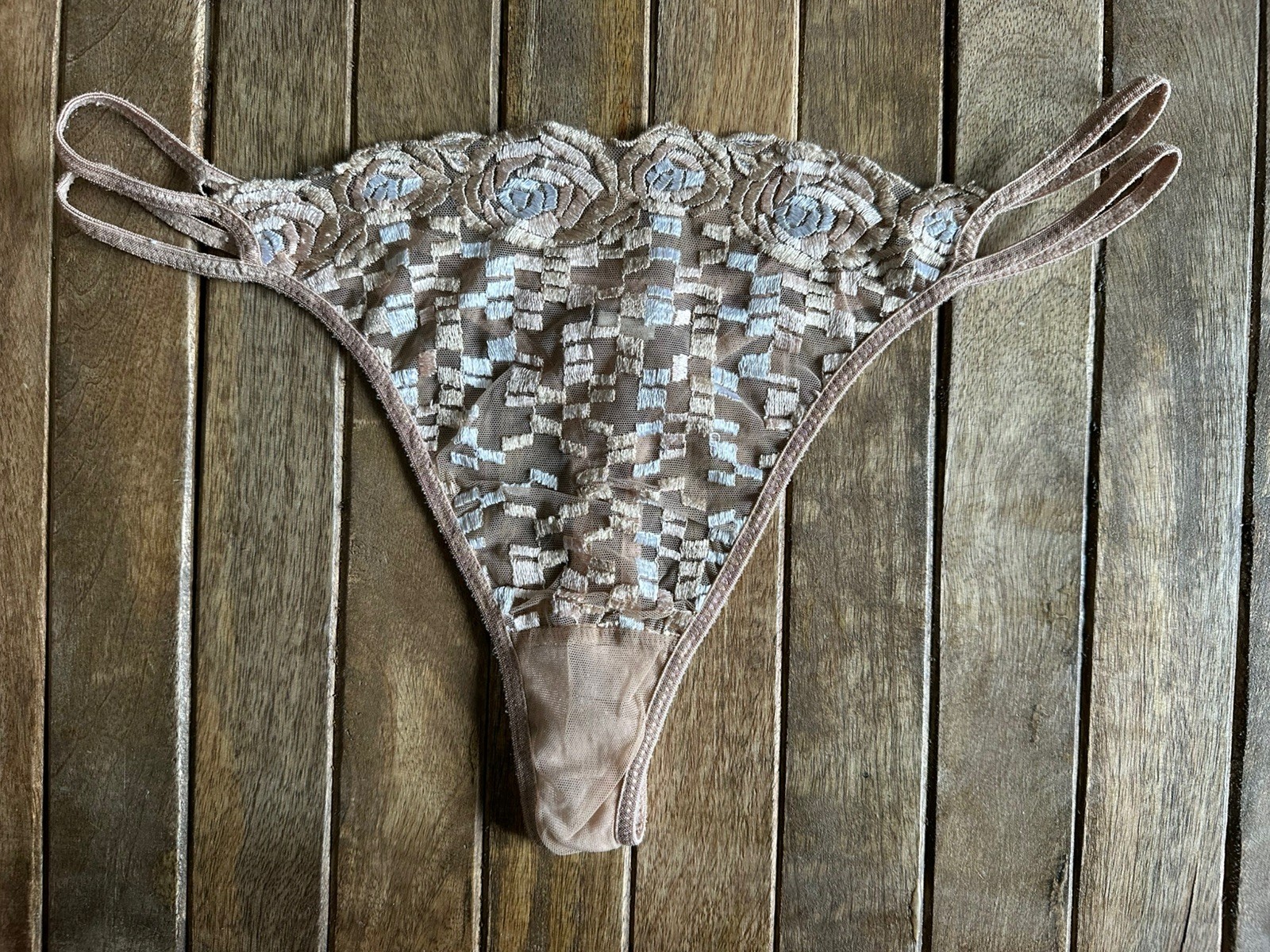 Vtg L Beige Sheer Lace Thong String Bikini Panty Panties￼