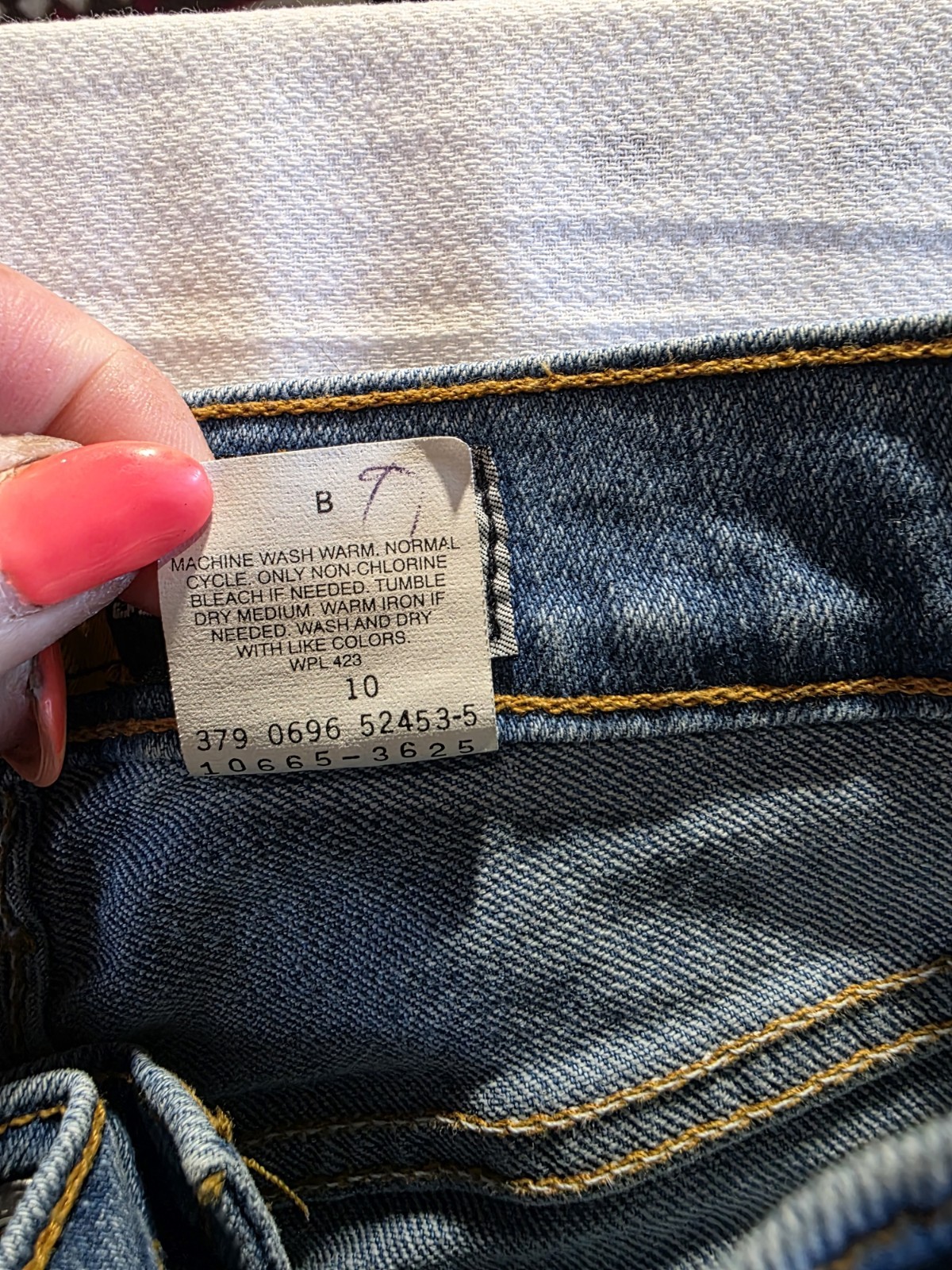 Vintage 1990’s Levi’s Silvertab Lowcut Jeans Women’s 5/6 Made in USA